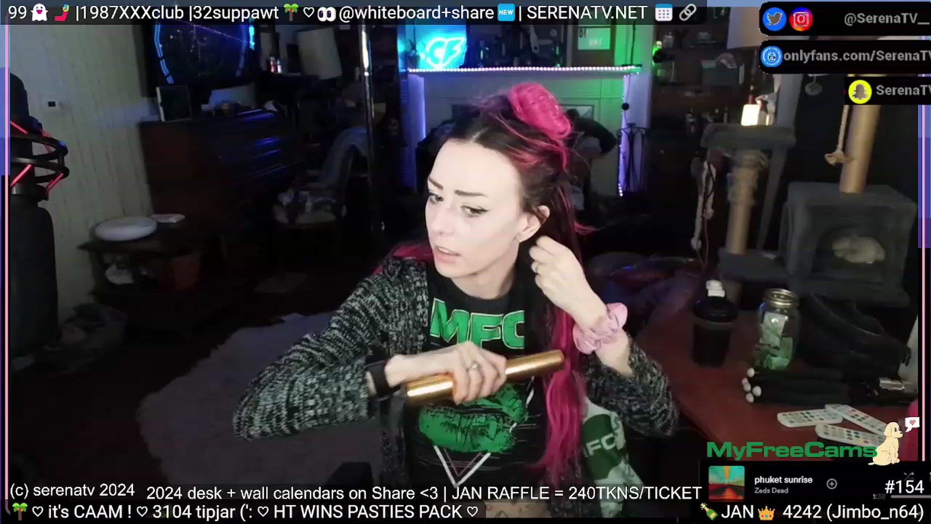 Gallery image thumbnail from serenatv's myfreecams stream on, 01/16/2024, 24:03 image 6 of 20