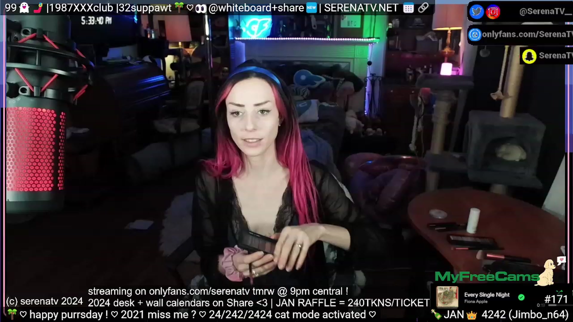 Gallery image thumbnail from serenatv's myfreecams stream on, 01/19/2024, 24:05 image 9 of 20