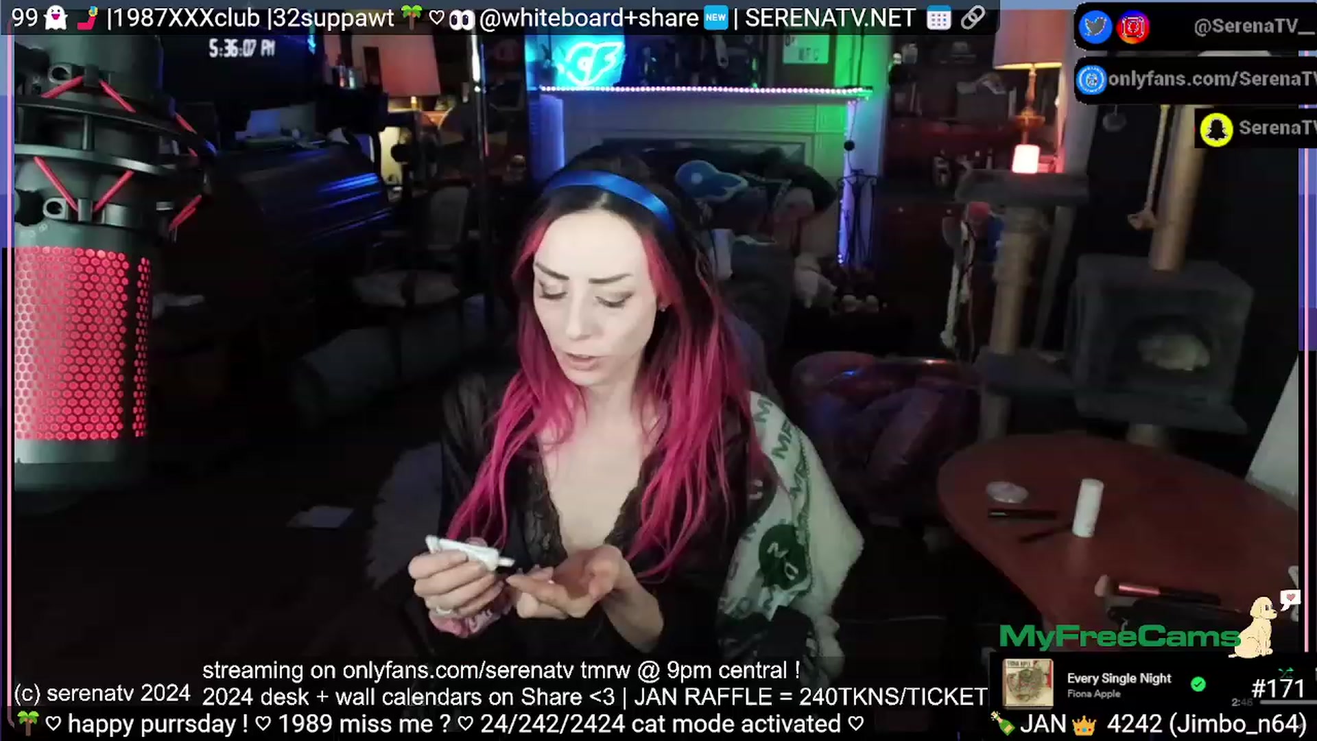 Gallery image thumbnail from serenatv's myfreecams stream on, 01/19/2024, 24:05 image 10 of 20