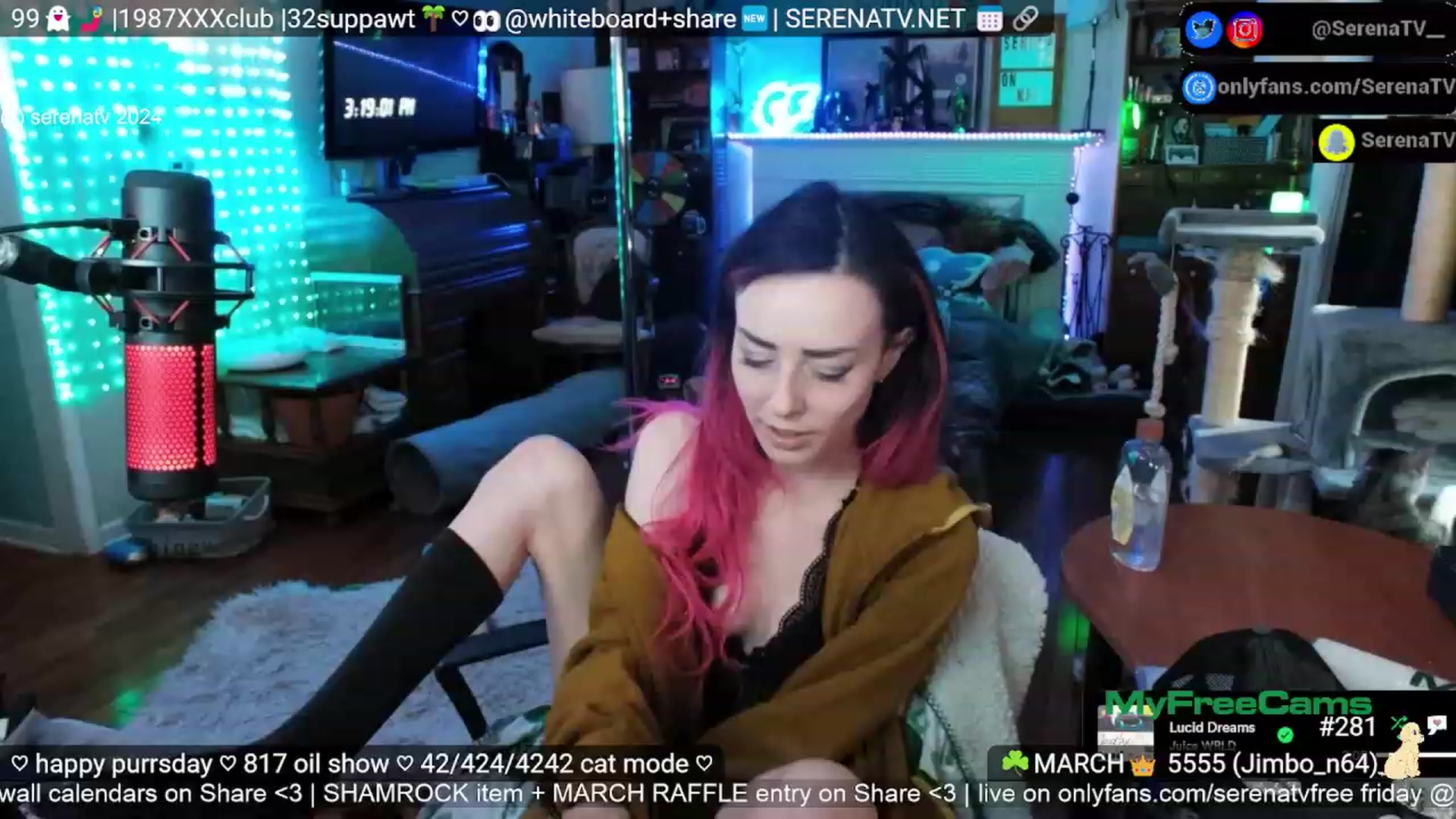 Gallery image thumbnail from serenatv's myfreecams stream on, 03/14/2024, 21:08 image 6 of 20