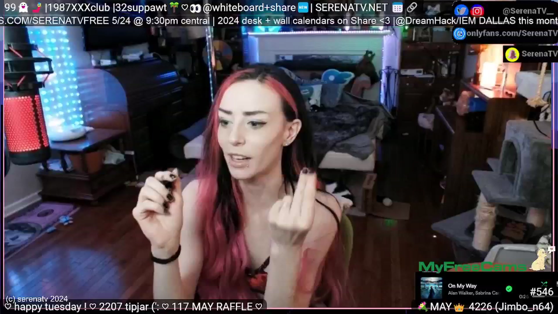Gallery image thumbnail from serenatv's myfreecams stream on, 05/21/2024, 20:33 image 12 of 20