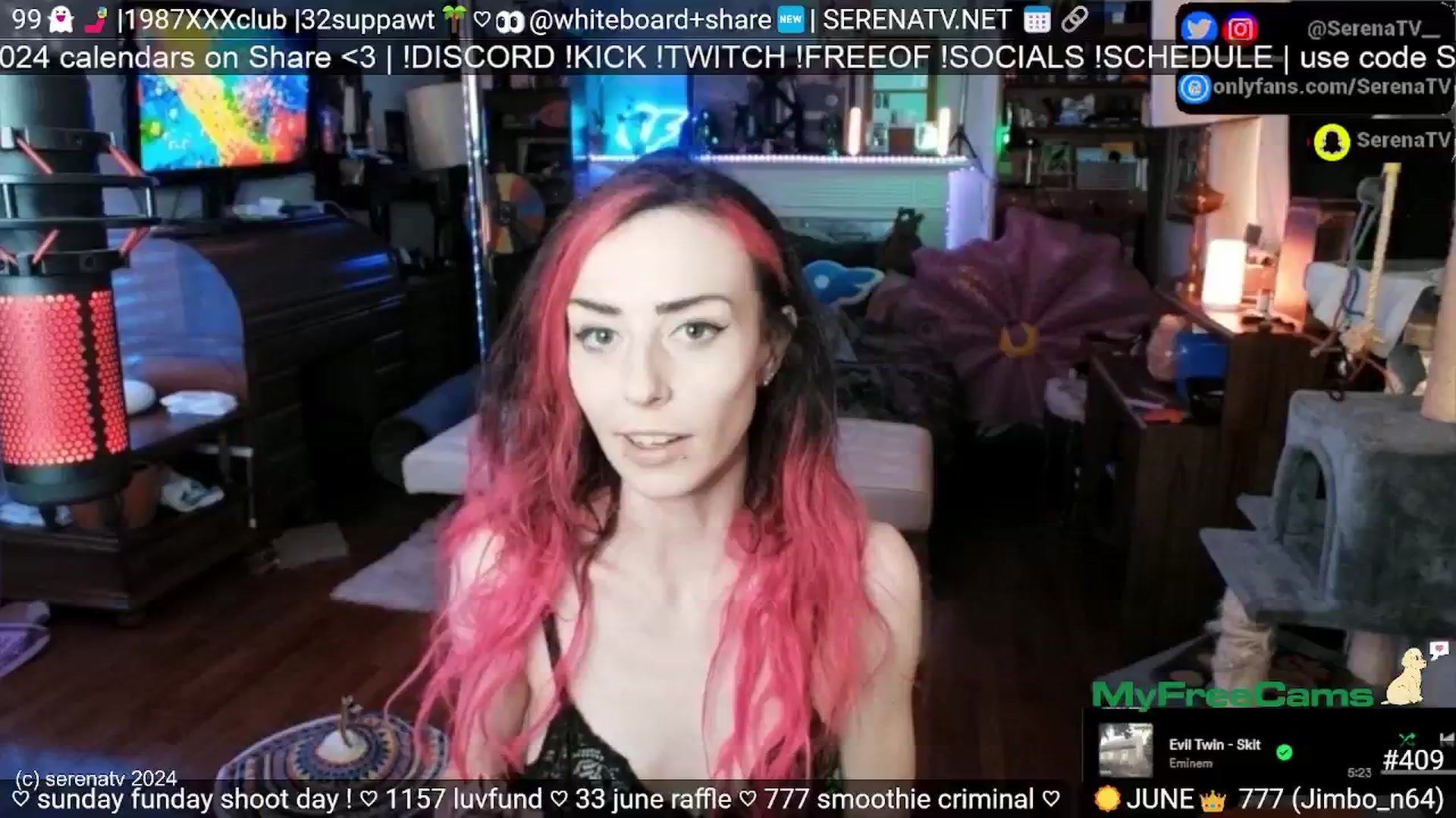 Gallery image thumbnail from serenatv's myfreecams stream on, 06/16/2024, 20:11 image 14 of 20