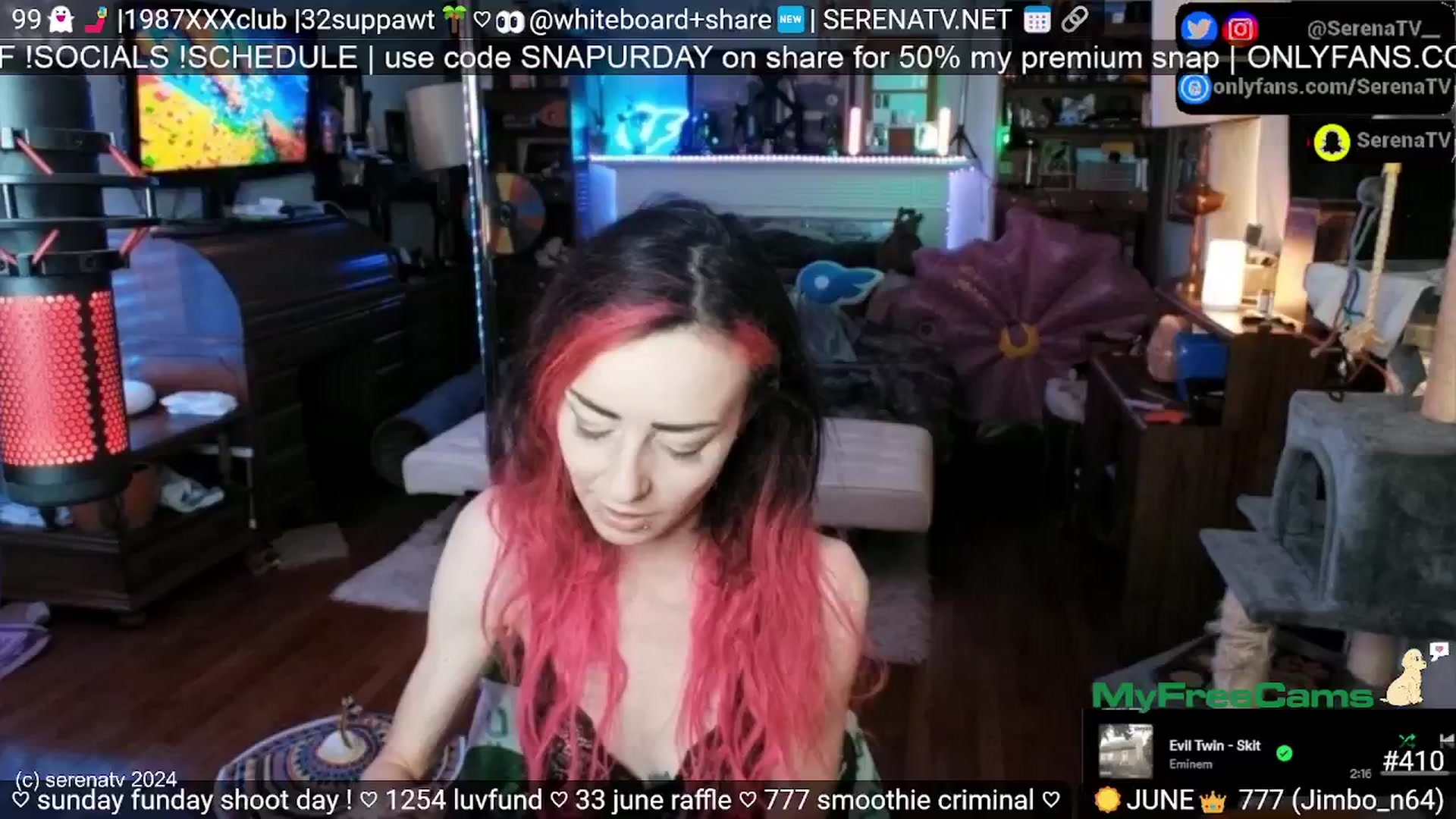 Gallery image thumbnail from serenatv's myfreecams stream on, 06/16/2024, 20:11 image 13 of 20