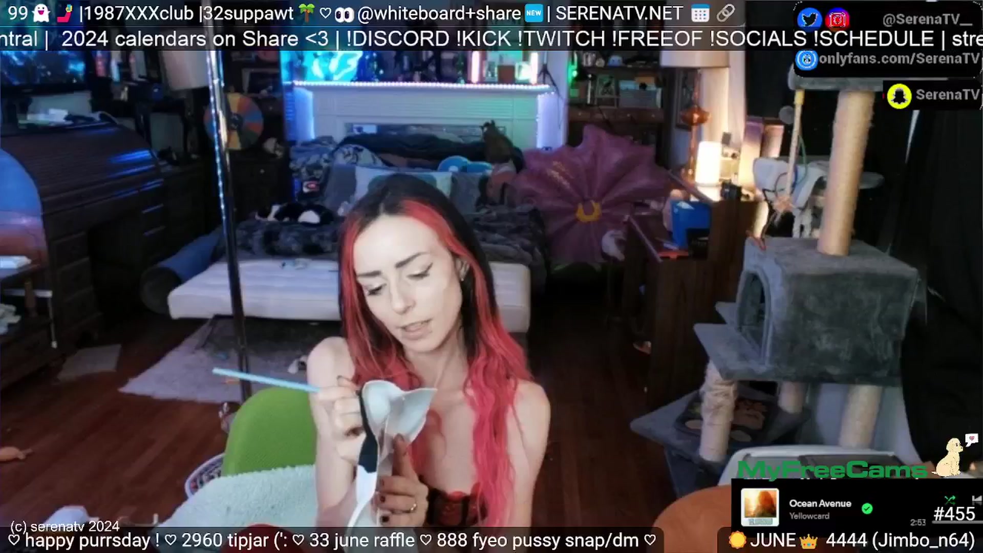 Gallery image thumbnail from serenatv's myfreecams stream on, 06/27/2024, 20:13 image 19 of 20