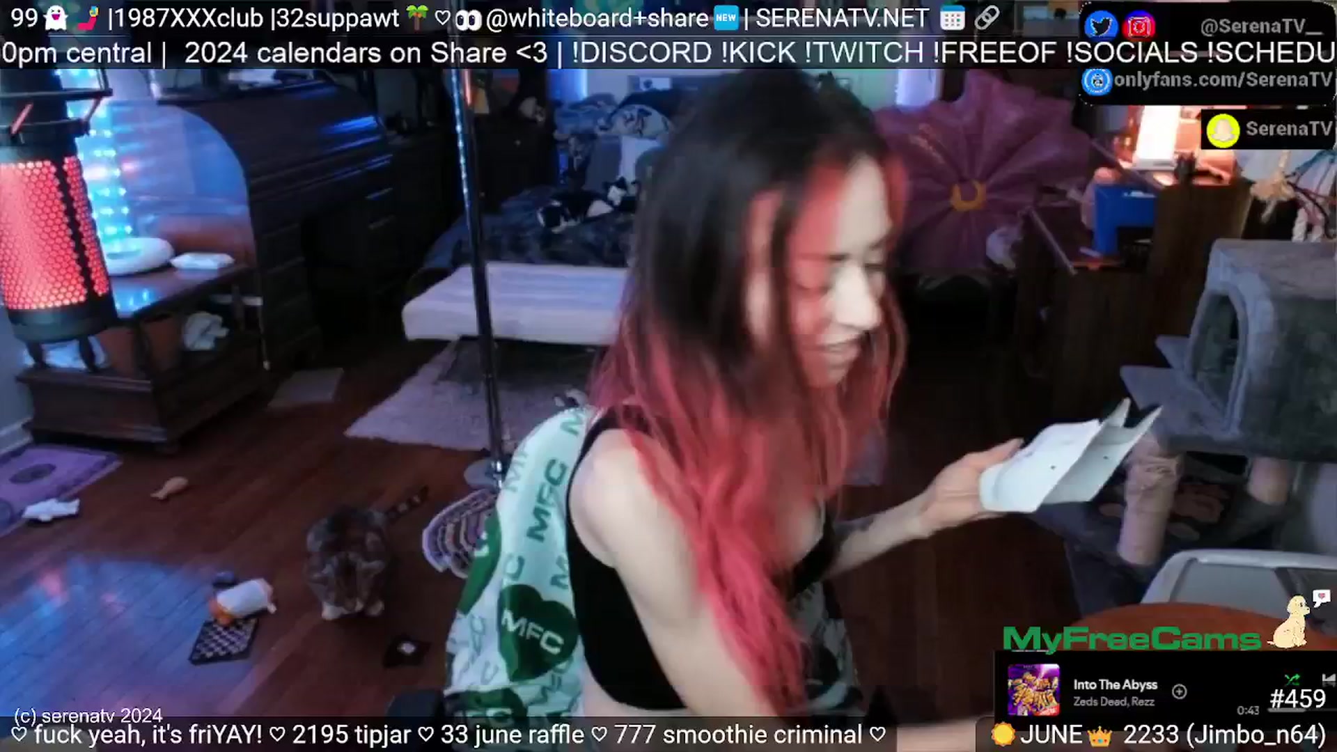 Gallery image thumbnail from serenatv's myfreecams stream on, 06/28/2024, 20:00 image 17 of 20