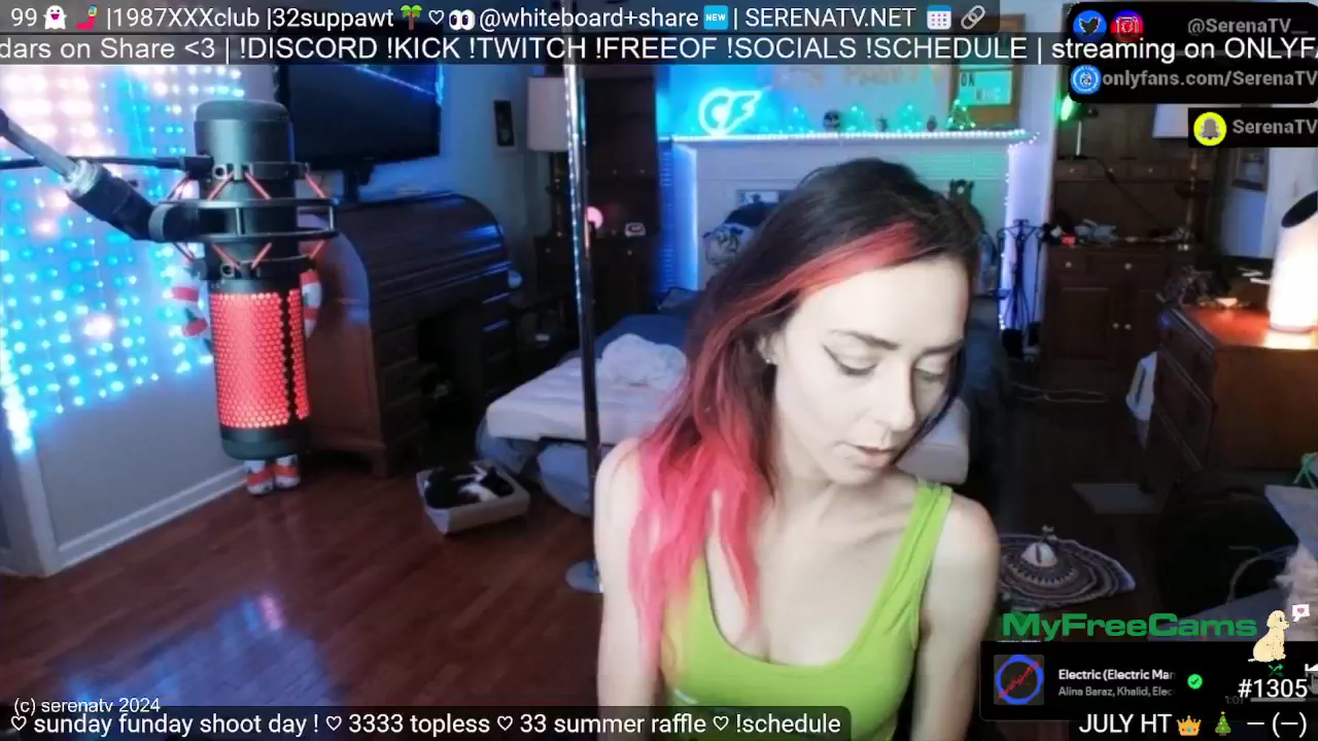 Gallery image thumbnail from serenatv's myfreecams stream on, 07/28/2024, 19:58 image 14 of 20