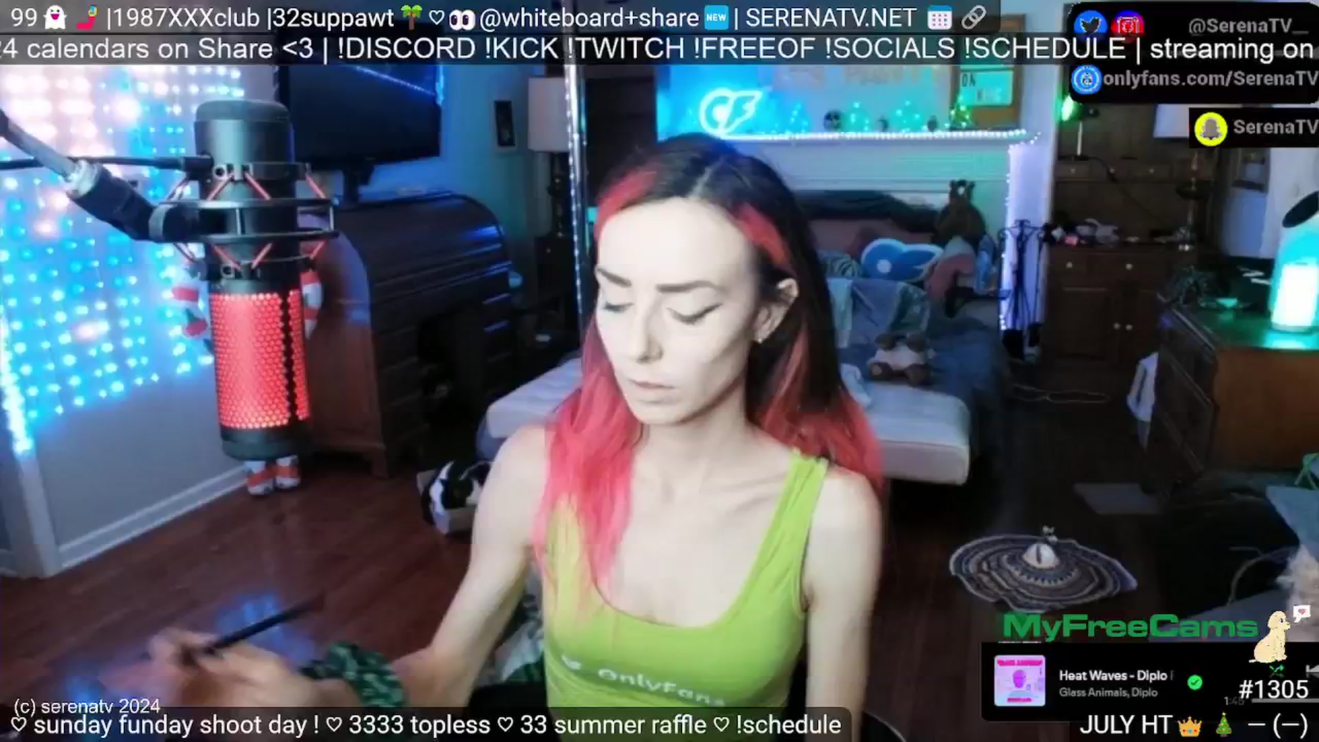 Gallery image thumbnail from serenatv's myfreecams stream on, 07/28/2024, 19:58 image 10 of 20