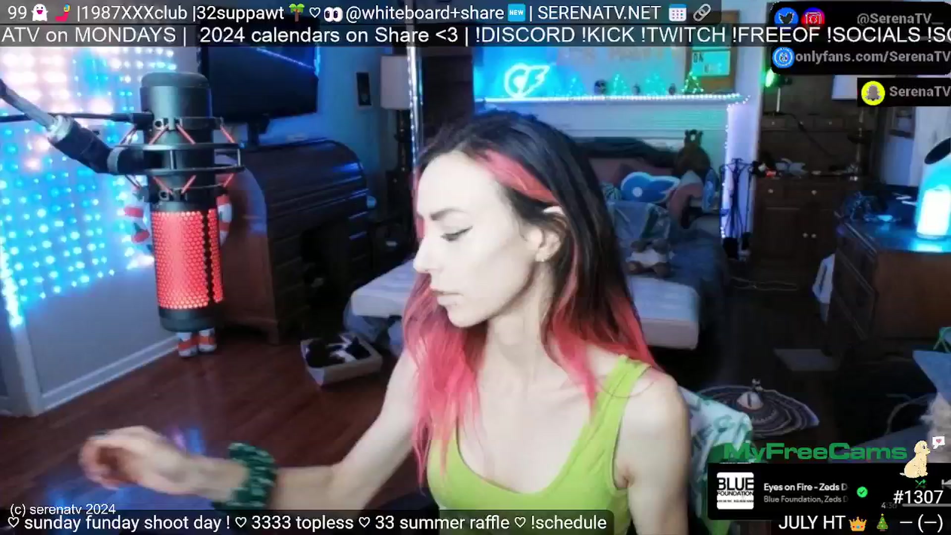 Gallery image thumbnail from serenatv's myfreecams stream on, 07/28/2024, 19:58 image 17 of 20