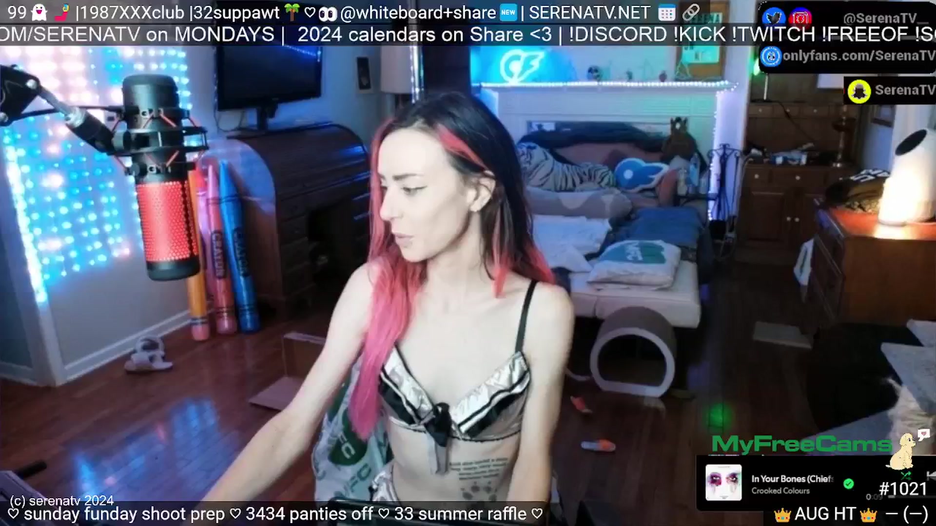 Gallery image thumbnail from serenatv's myfreecams stream on, 08/11/2024, 19:31 image 3 of 20