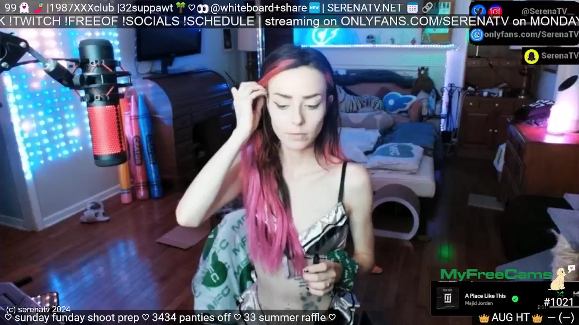 Gallery image thumbnail from serenatv's myfreecams stream on, 08/11/2024, 19:31 image 9 of 20