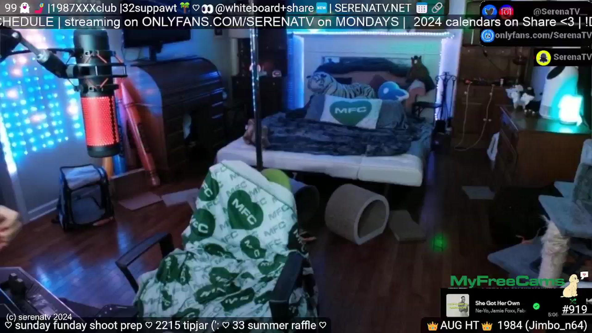Gallery image thumbnail from serenatv's myfreecams stream on, 08/18/2024, 20:05 image 17 of 20