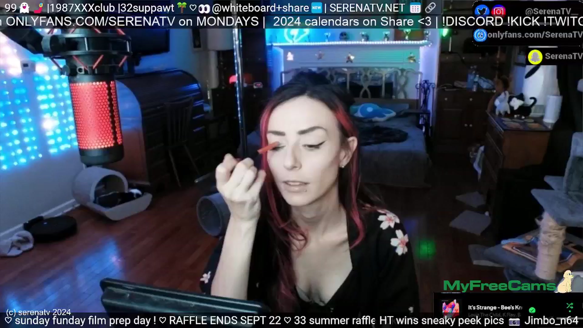 Gallery image thumbnail from serenatv's myfreecams stream on, 09/15/2024, 20:02 image 9 of 20