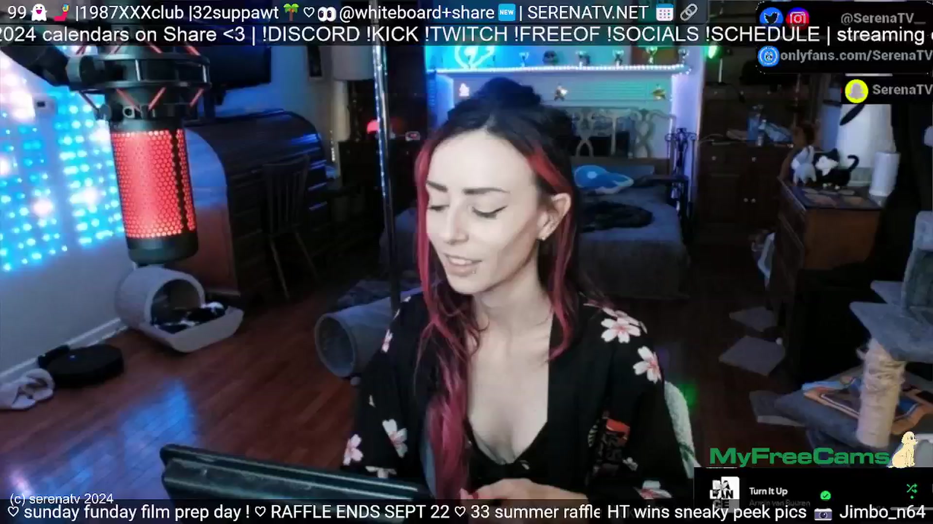 Gallery image thumbnail from serenatv's myfreecams stream on, 09/15/2024, 20:02 image 7 of 20