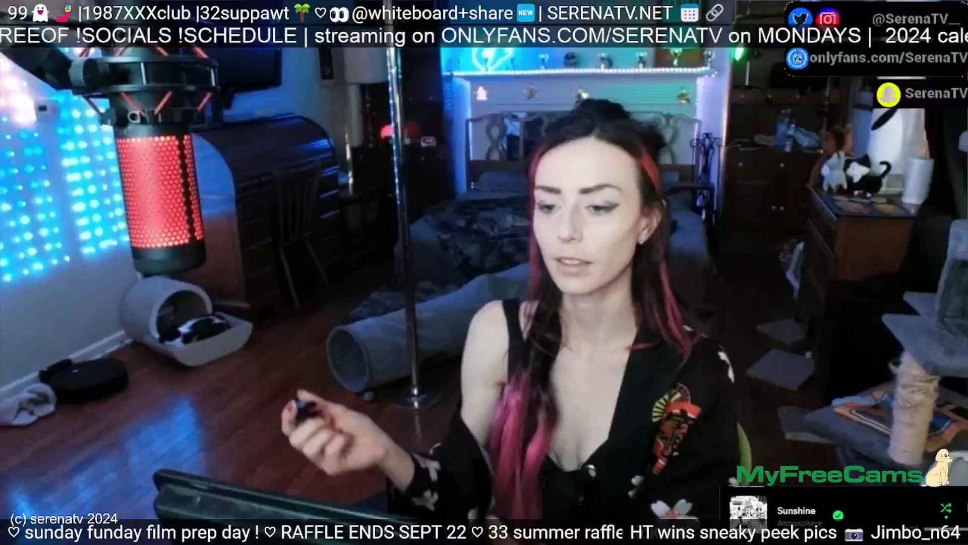 Gallery image thumbnail from serenatv's myfreecams stream on, 09/15/2024, 20:02 image 14 of 20
