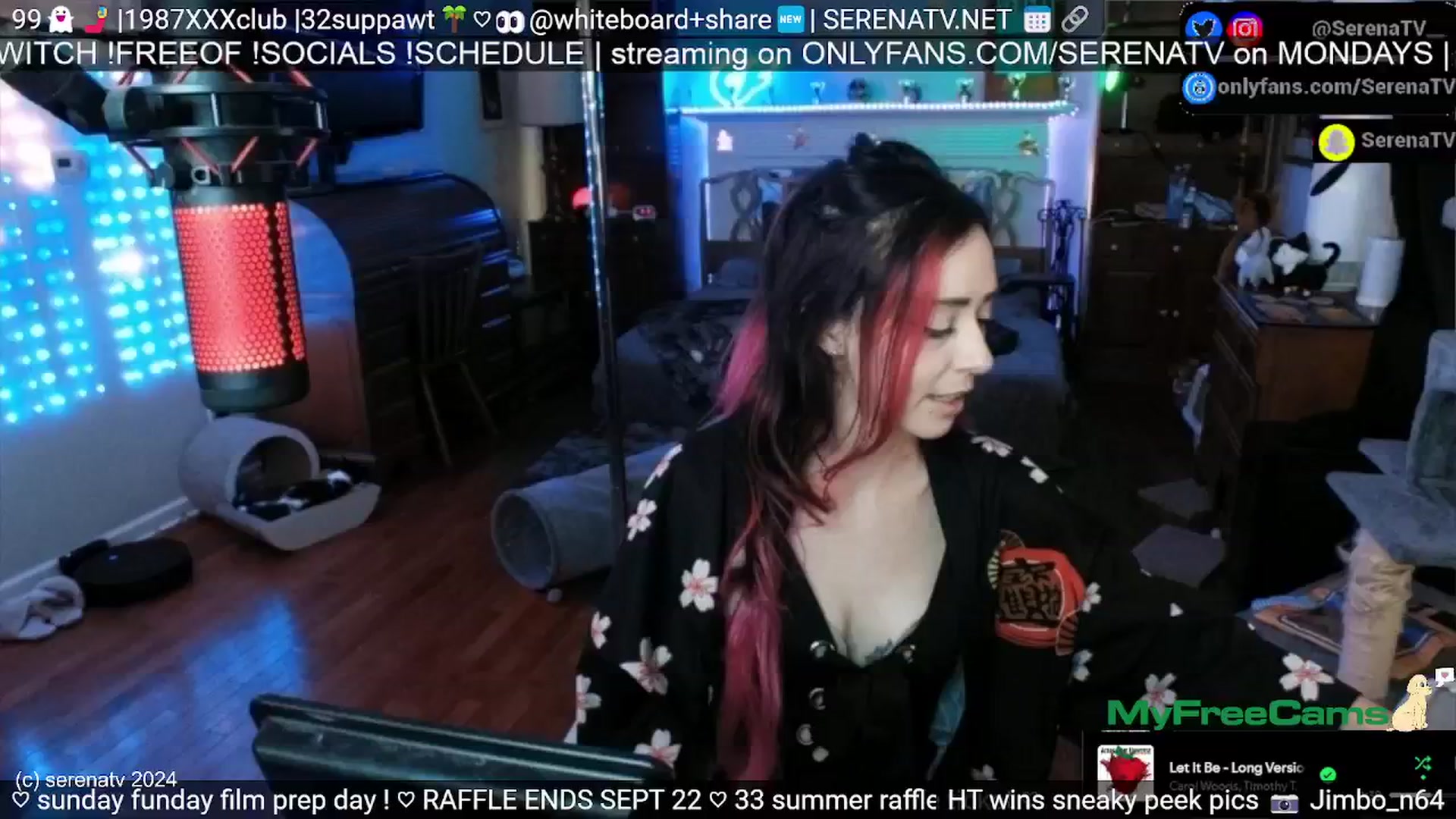 Gallery image thumbnail from serenatv's myfreecams stream on, 09/15/2024, 20:02 image 5 of 20