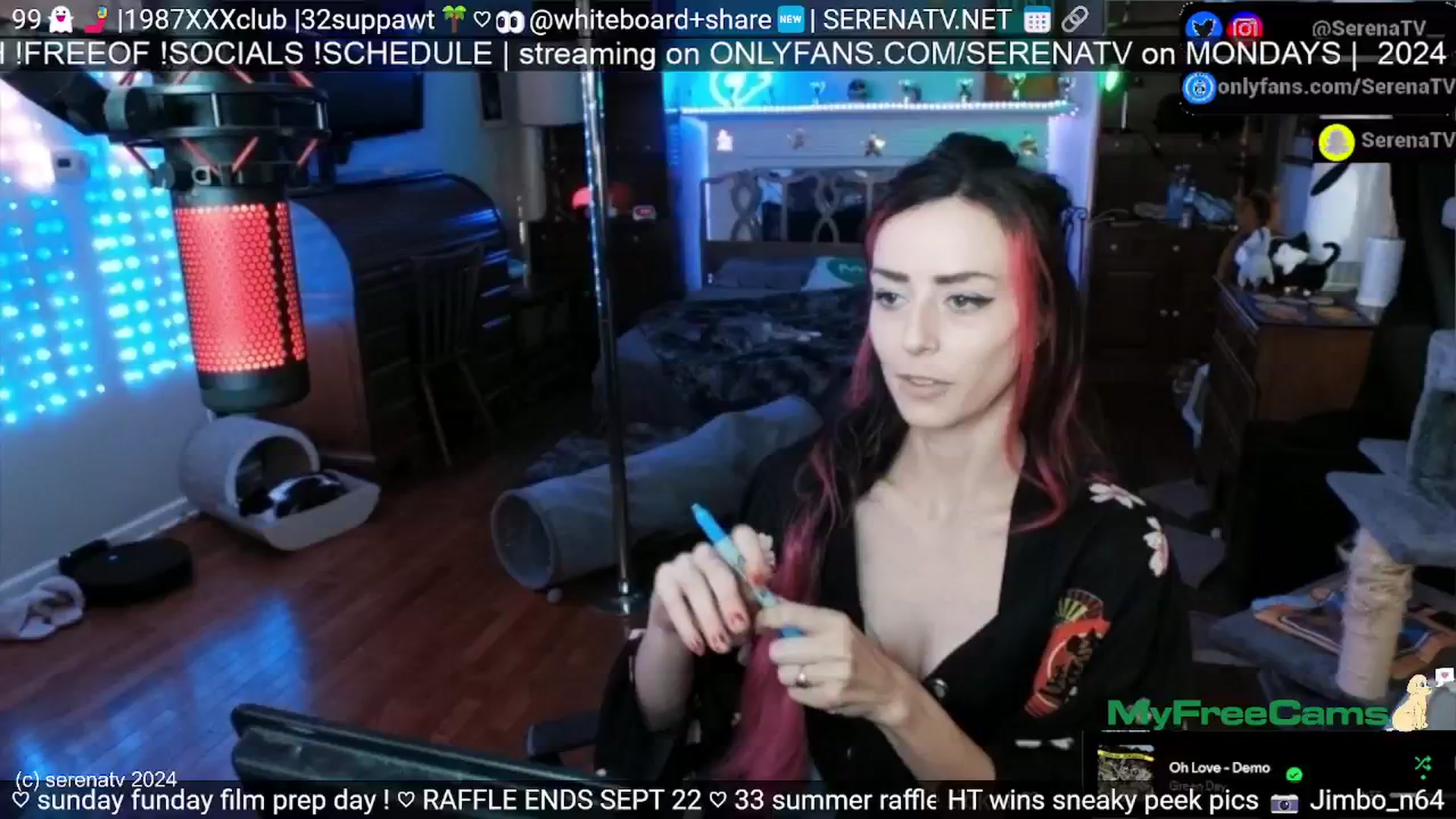 Gallery image thumbnail from serenatv's myfreecams stream on, 09/15/2024, 20:02 image 11 of 20