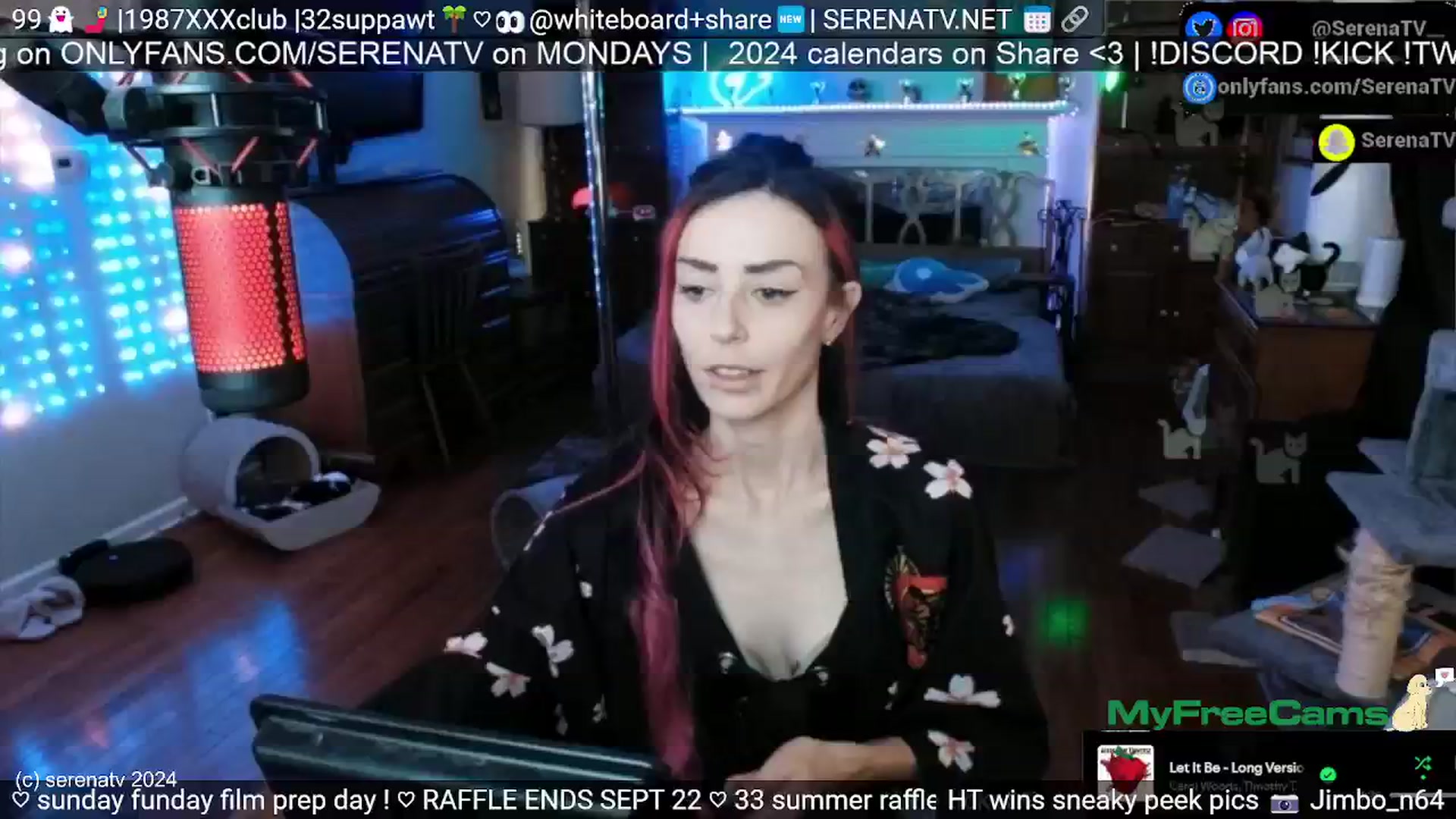 Gallery image thumbnail from serenatv's myfreecams stream on, 09/15/2024, 20:02 image 6 of 20