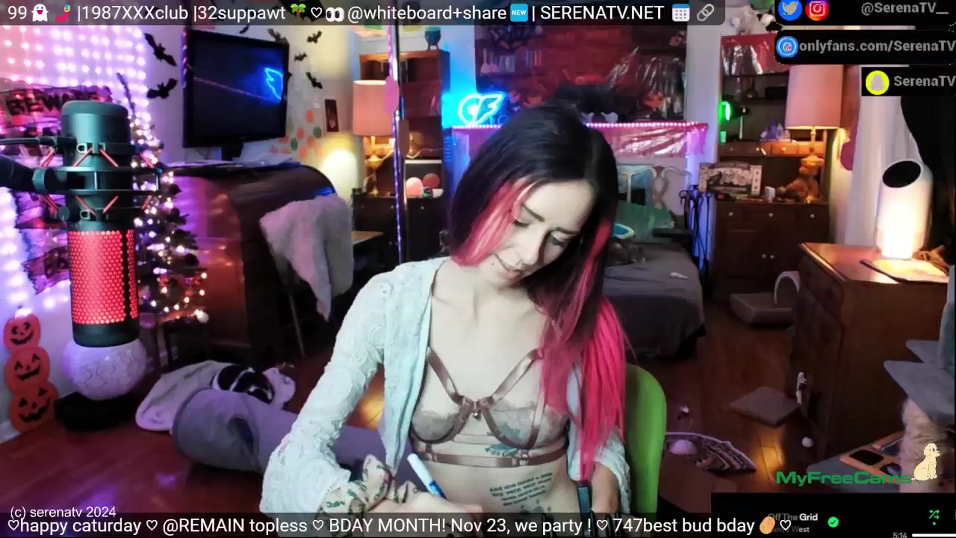 Gallery image thumbnail from serenatv's myfreecams stream on, 11/16/2024, 21:16 image 16 of 20