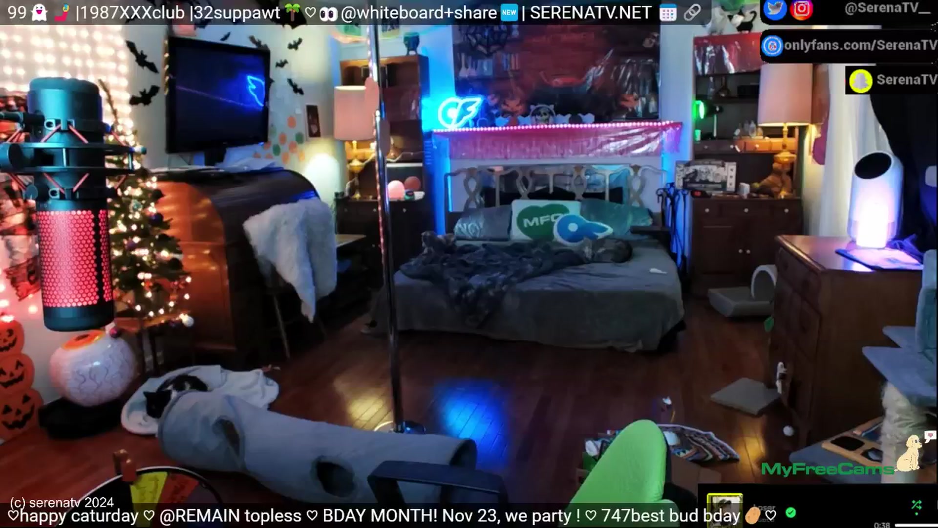Gallery image thumbnail from serenatv's myfreecams stream on, 11/16/2024, 21:16 image 9 of 20