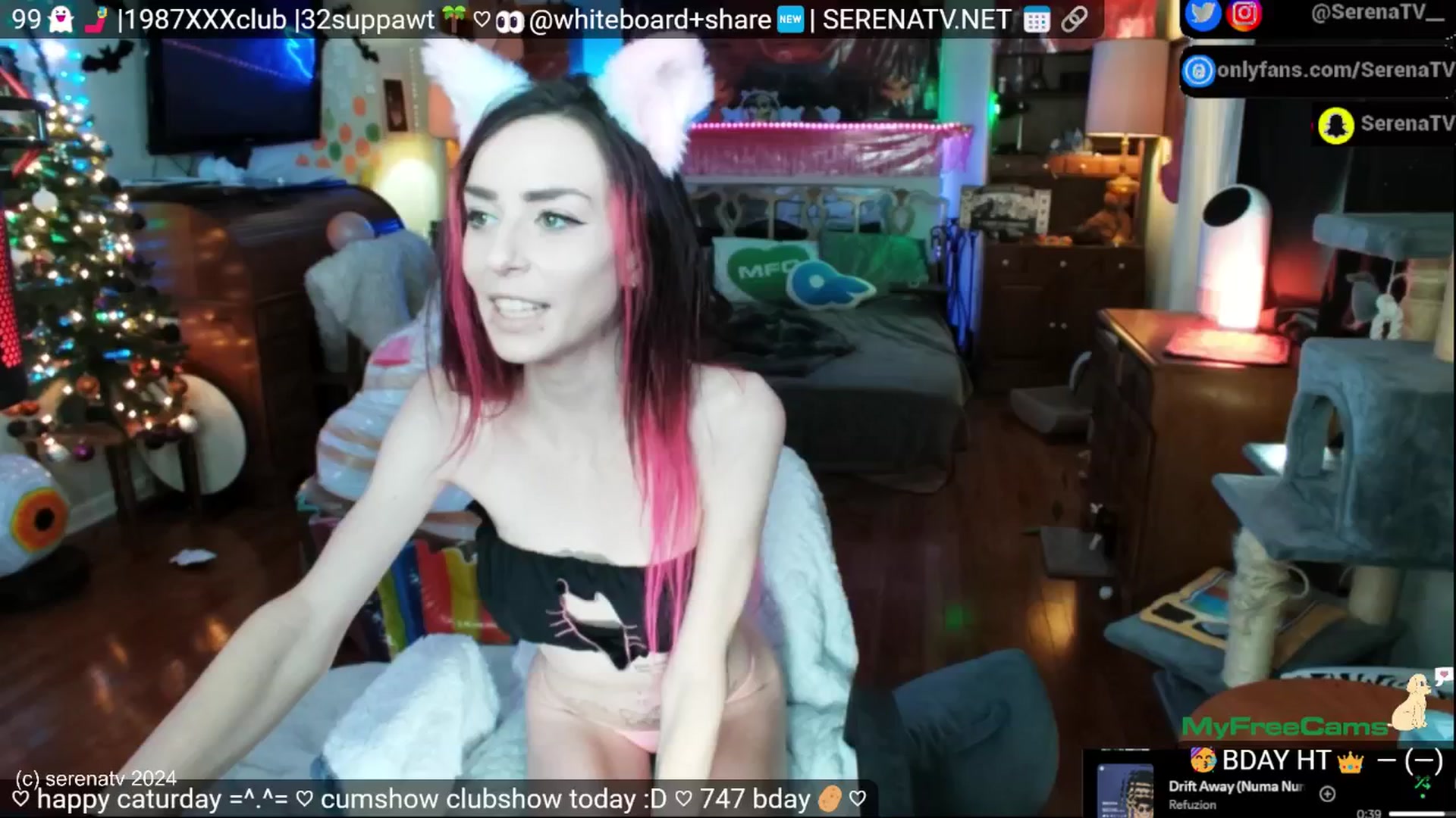 Gallery image thumbnail from serenatv's myfreecams stream on, 11/30/2024, 20:18 image 19 of 20