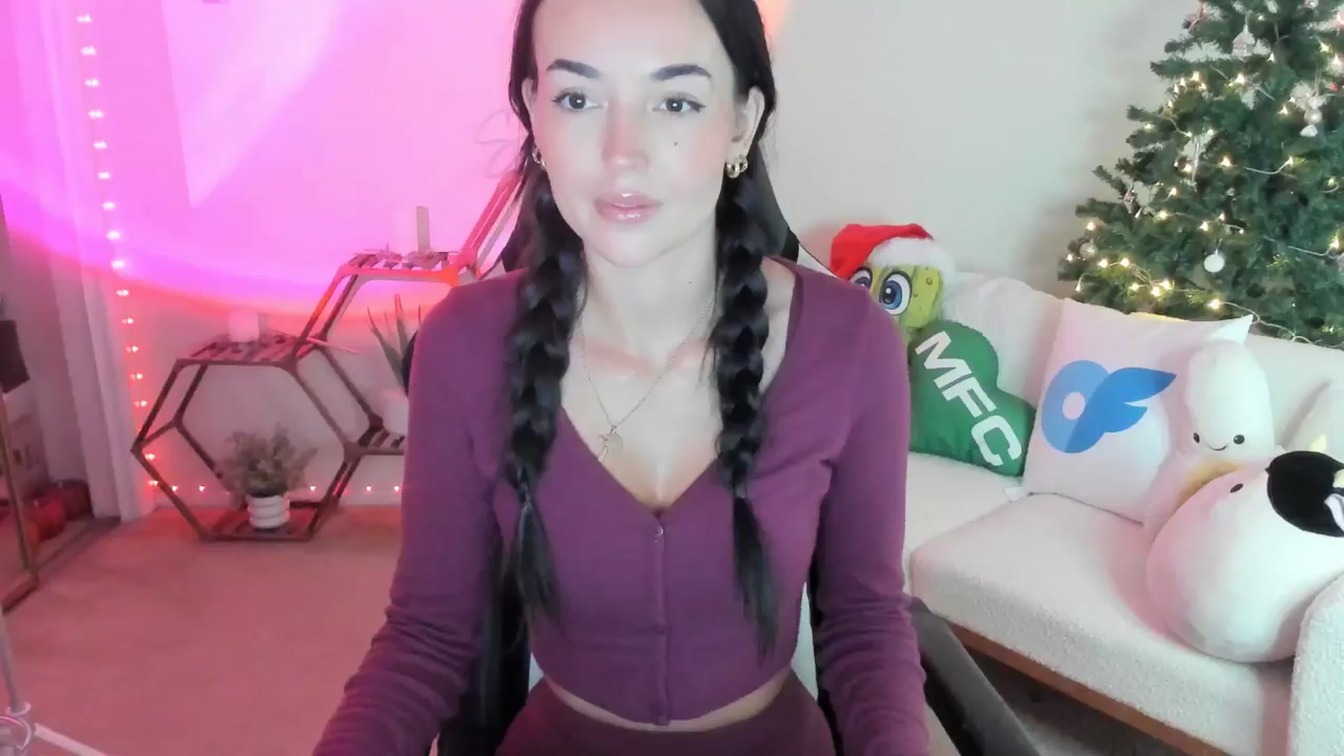 Gallery image thumbnail from serenaxxx's myfreecams stream on, 11/18/2025, 02:31 image 1 of 20