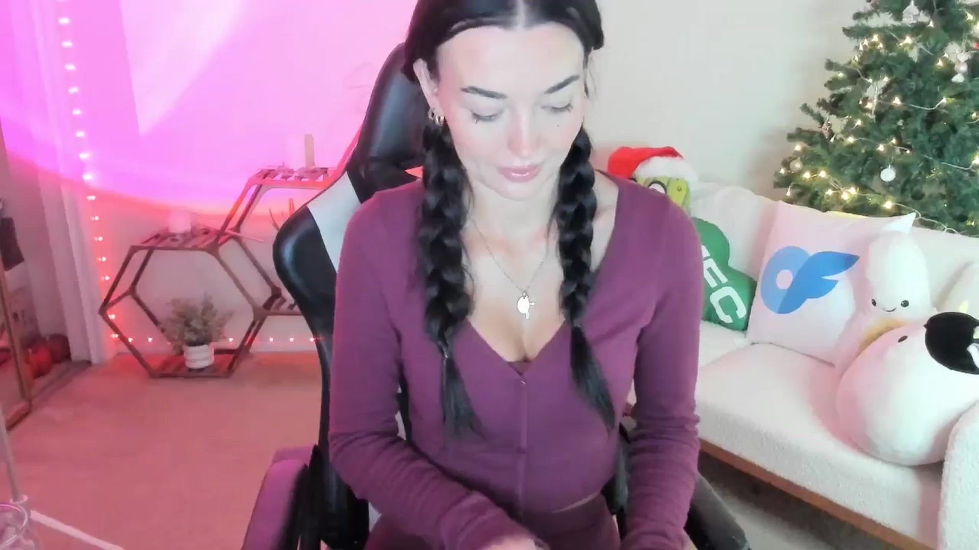 Gallery image thumbnail from serenaxxx's myfreecams stream on, 11/18/2025, 02:31 image 2 of 20