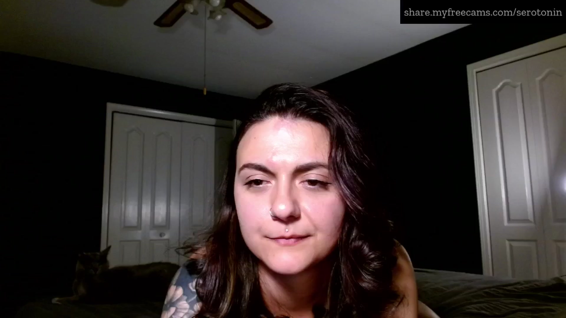 Gallery image thumbnail from serotonin's myfreecams stream on, 04/19/2025, 24:53 image 20 of 20
