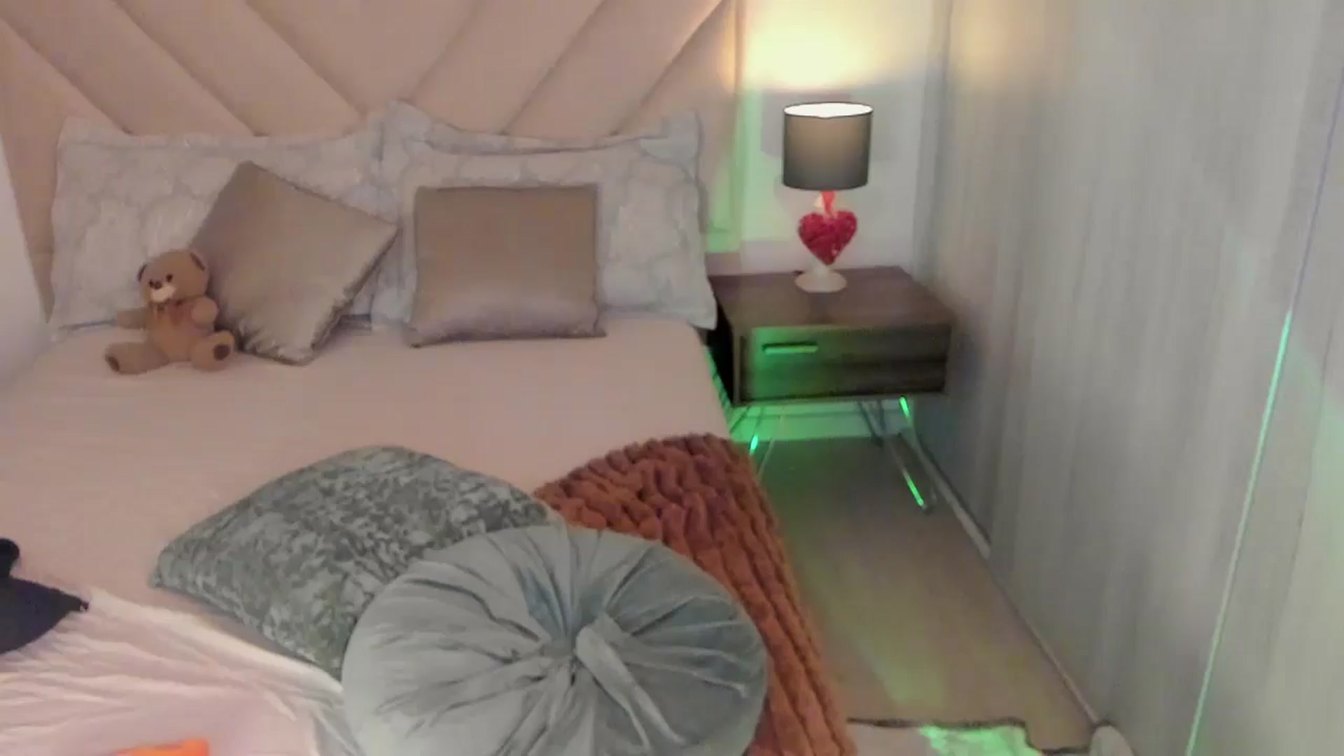 Gallery image thumbnail from sexyALISOM's myfreecams stream on, 03/25/2025, 12:50 image 16 of 20