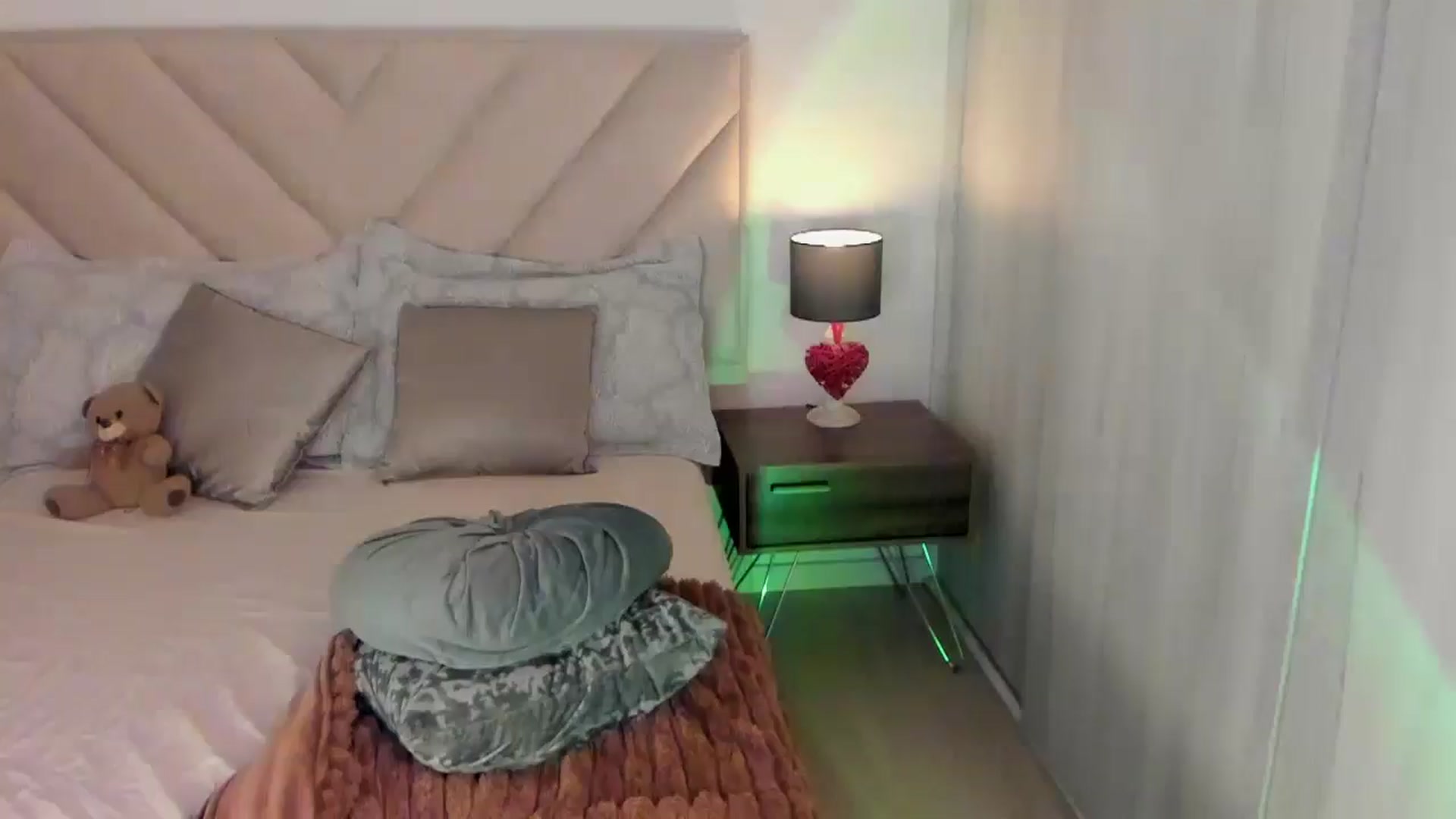 Gallery image thumbnail from sexyALISOM's myfreecams stream on, 03/25/2025, 12:50 image 1 of 20