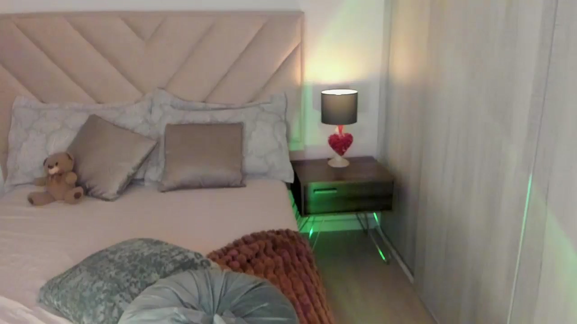 Gallery image thumbnail from sexyALISOM's myfreecams stream on, 03/25/2025, 12:50 image 15 of 20