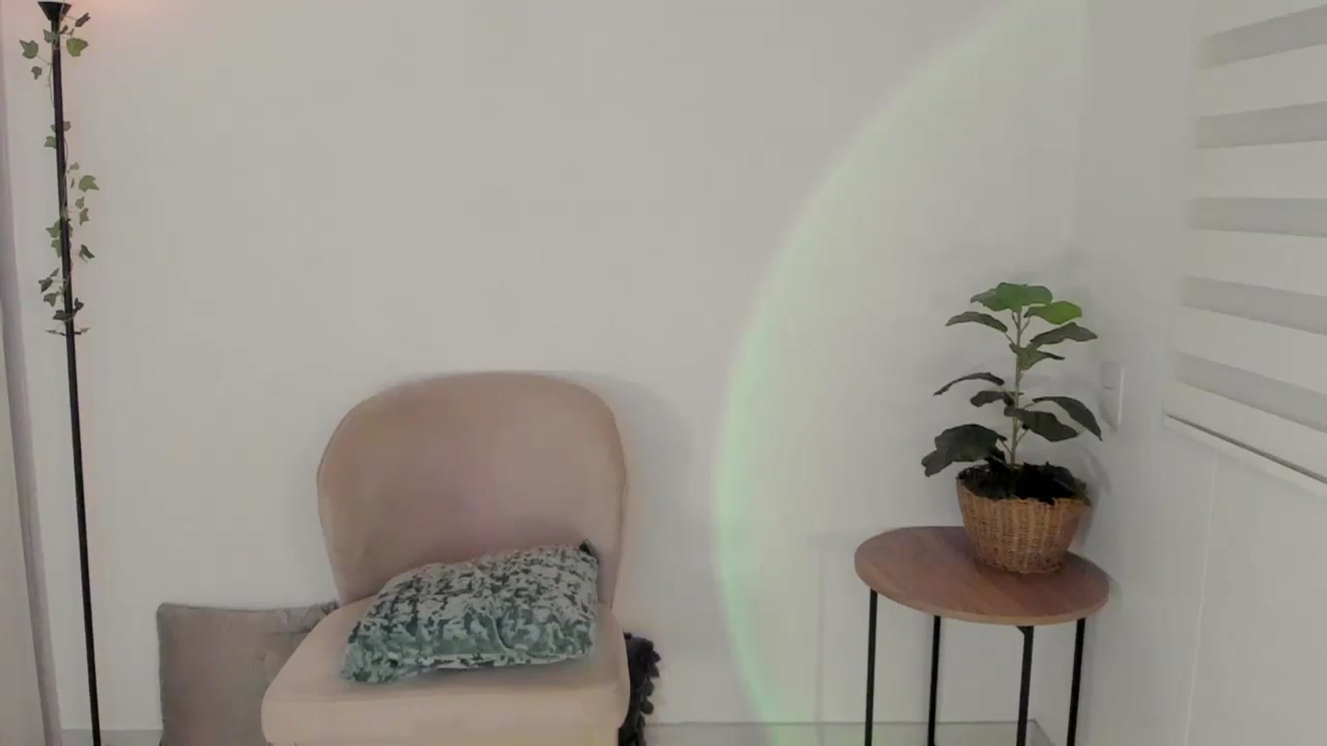 Gallery image thumbnail from sexyALISOM's myfreecams stream on, 05/21/2025, 11:10 image 10 of 20