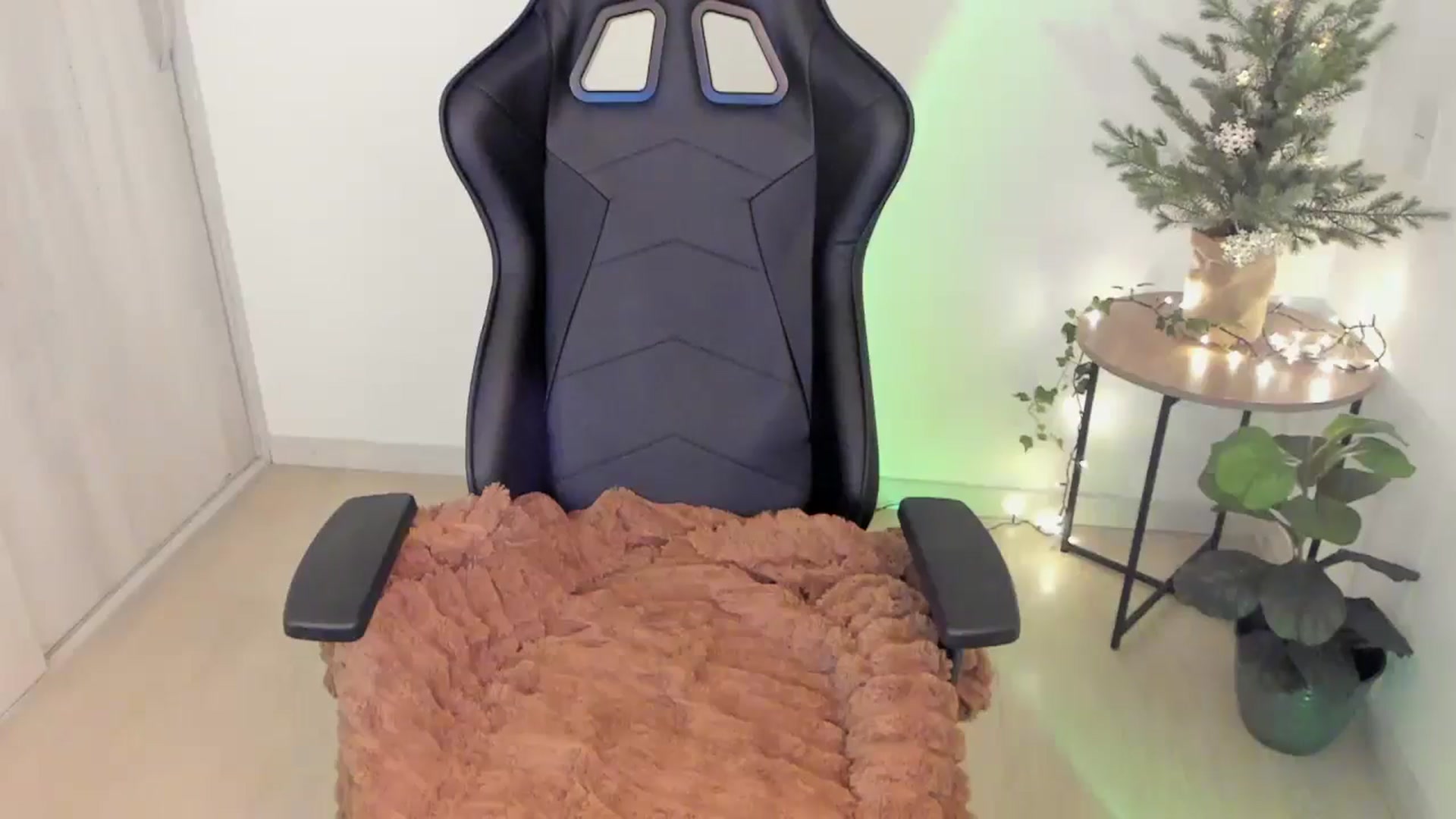 Gallery image thumbnail from sexyALISOM's myfreecams stream on, 12/04/2025, 10:20 image 5 of 20