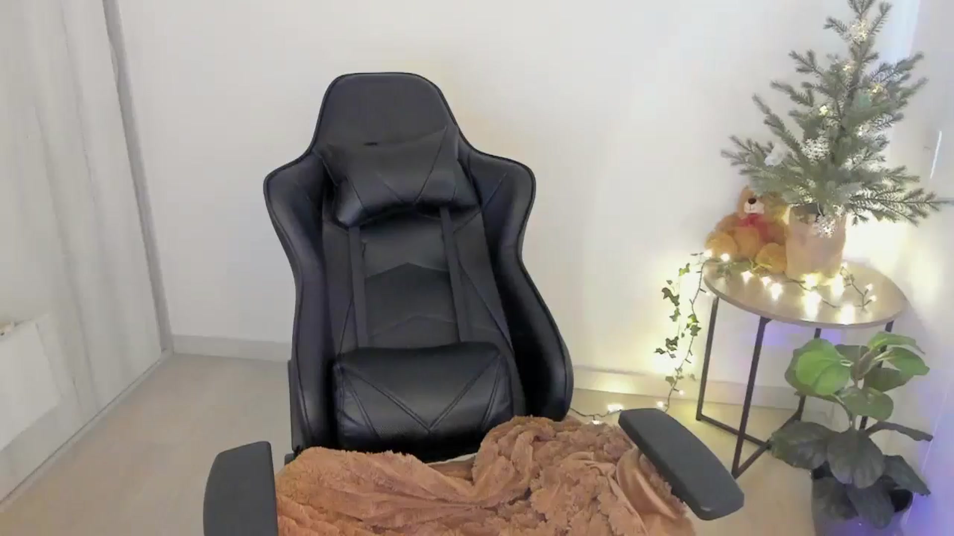 Gallery image thumbnail from sexyALISOM's myfreecams stream on, 12/06/2025, 14:31 image 9 of 20
