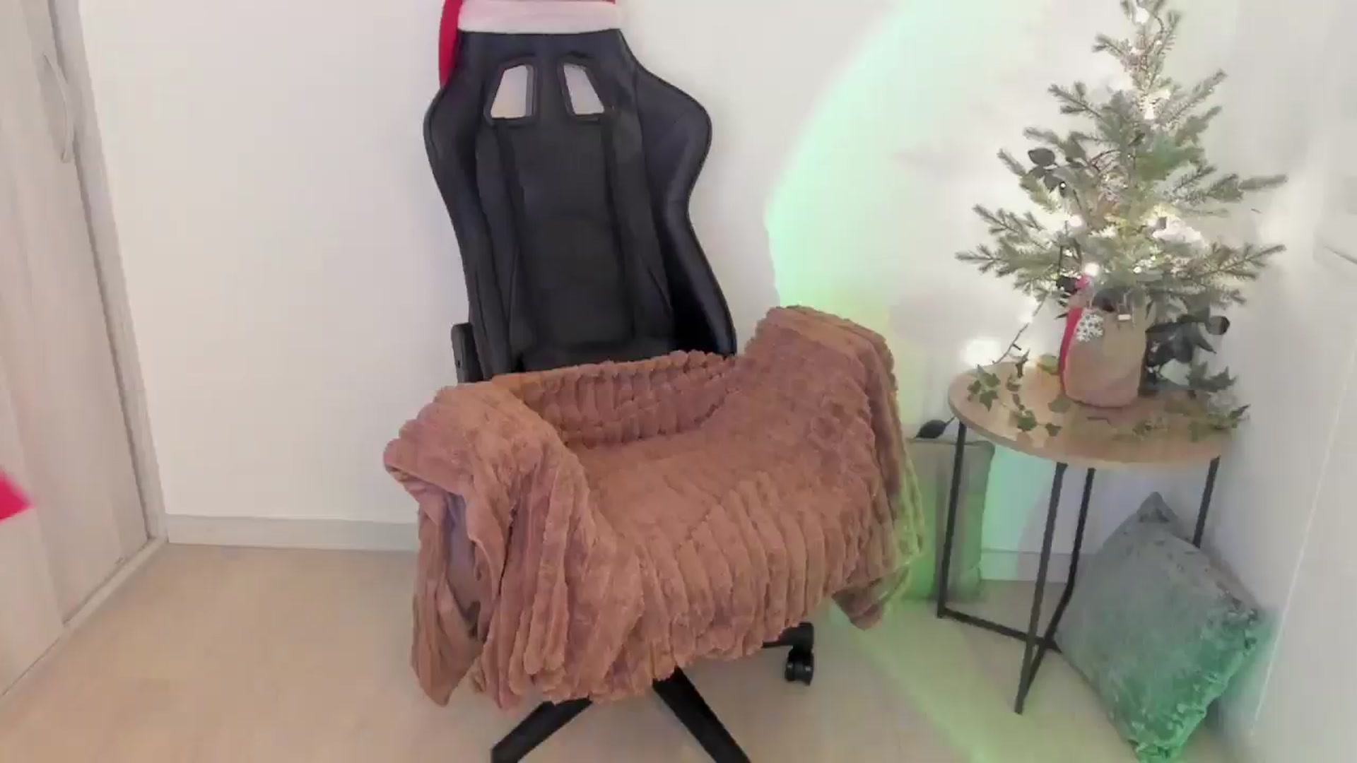 Gallery image thumbnail from sexyALISOM's myfreecams stream on, 12/22/2025, 14:01 image 1 of 20