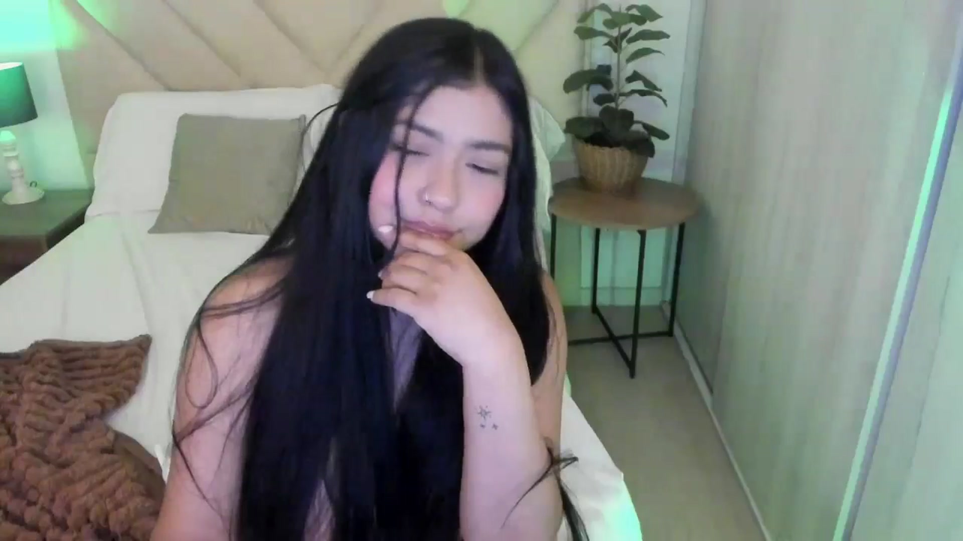 Gallery image thumbnail from sexyALISOM's myfreecams stream on, 04/21/2026, 11:33 image 10 of 20