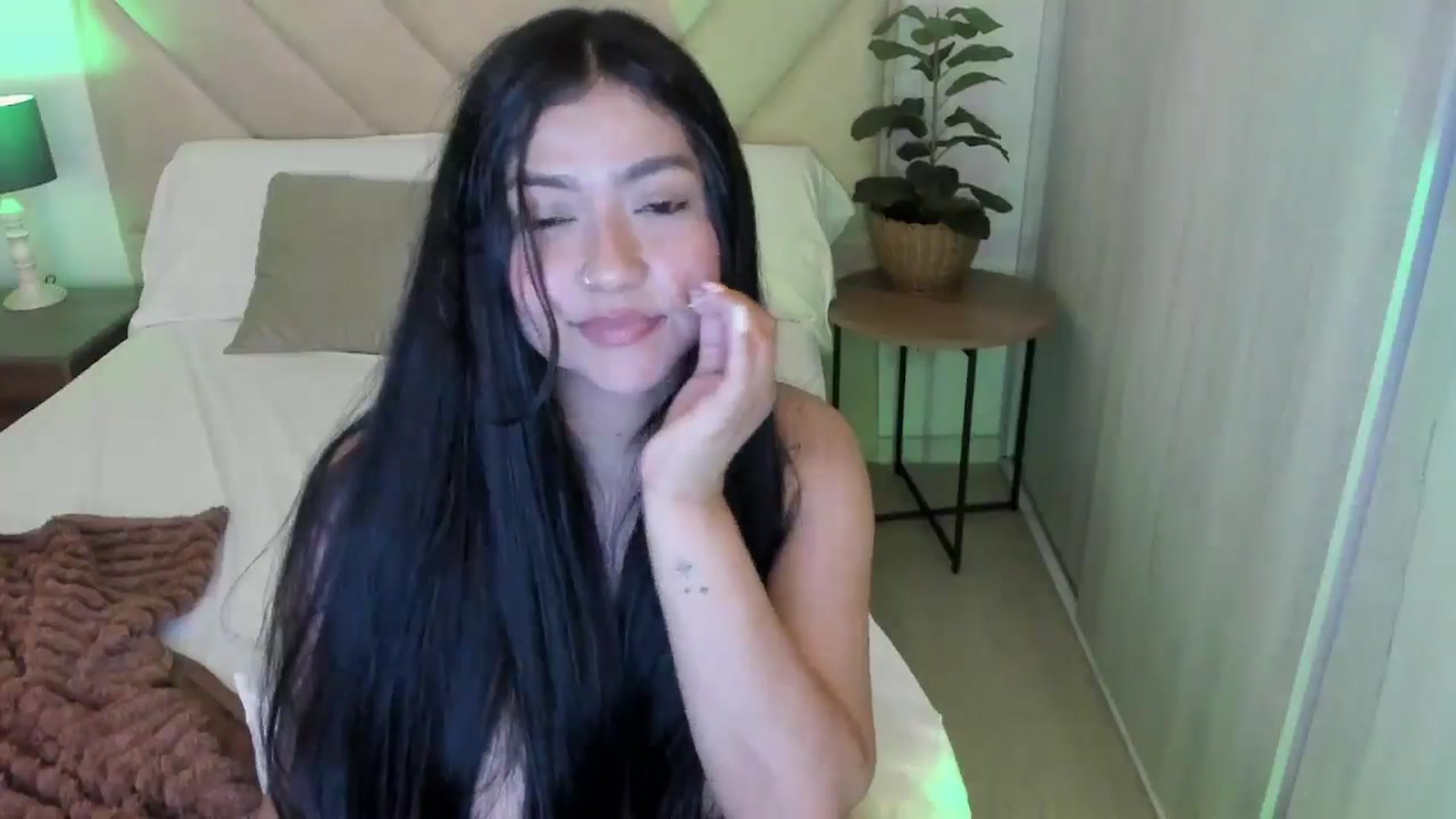 Gallery image thumbnail from sexyALISOM's myfreecams stream on, 04/21/2026, 11:33 image 11 of 20