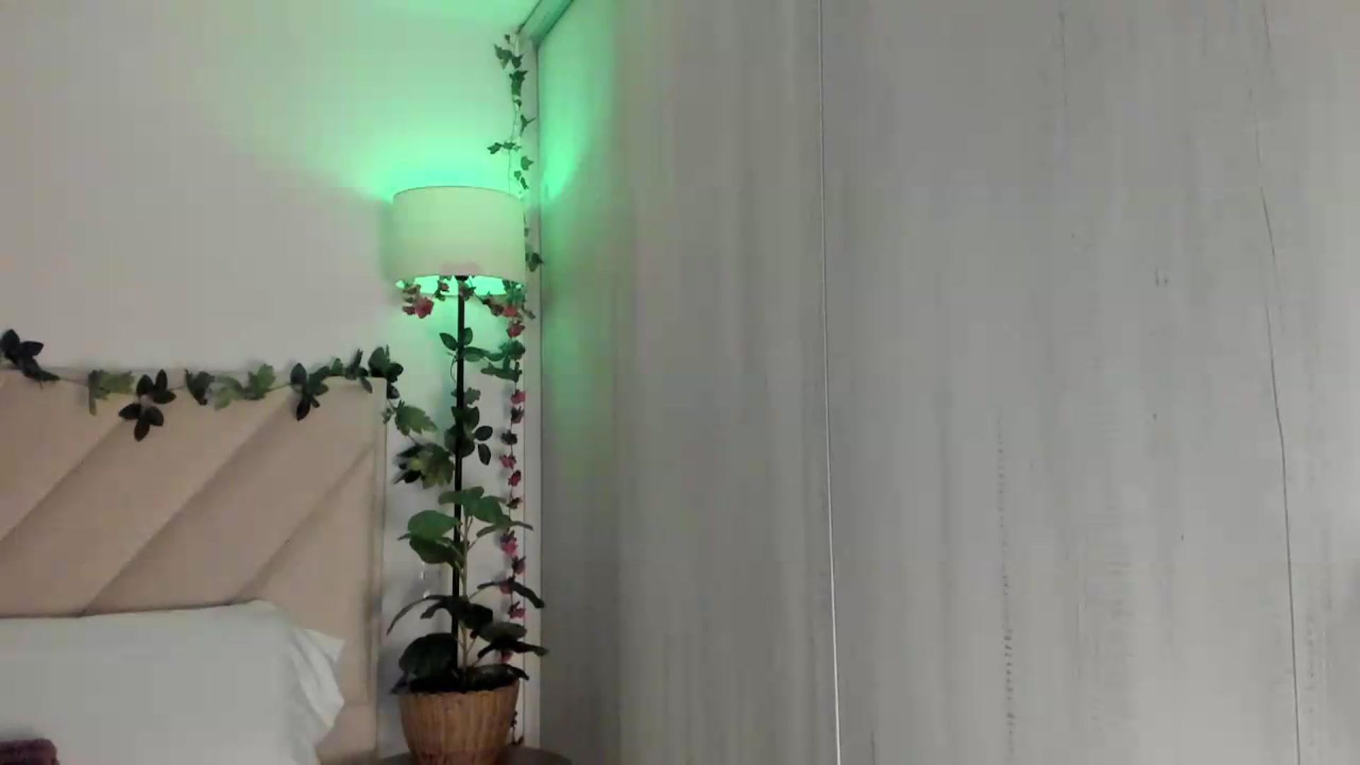 Gallery image thumbnail from sexyALISOM's myfreecams stream on, 06/14/2026, 13:01 image 5 of 20