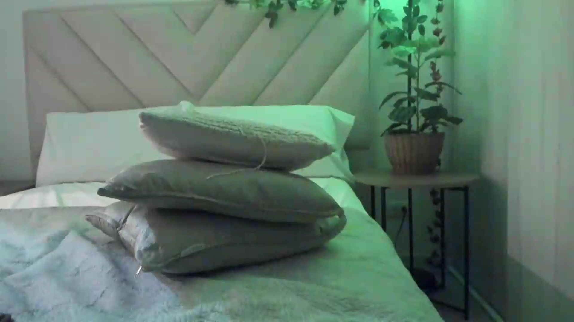 Gallery image thumbnail from sexyALISOM's myfreecams stream on, 06/16/2026, 10:39 image 14 of 20