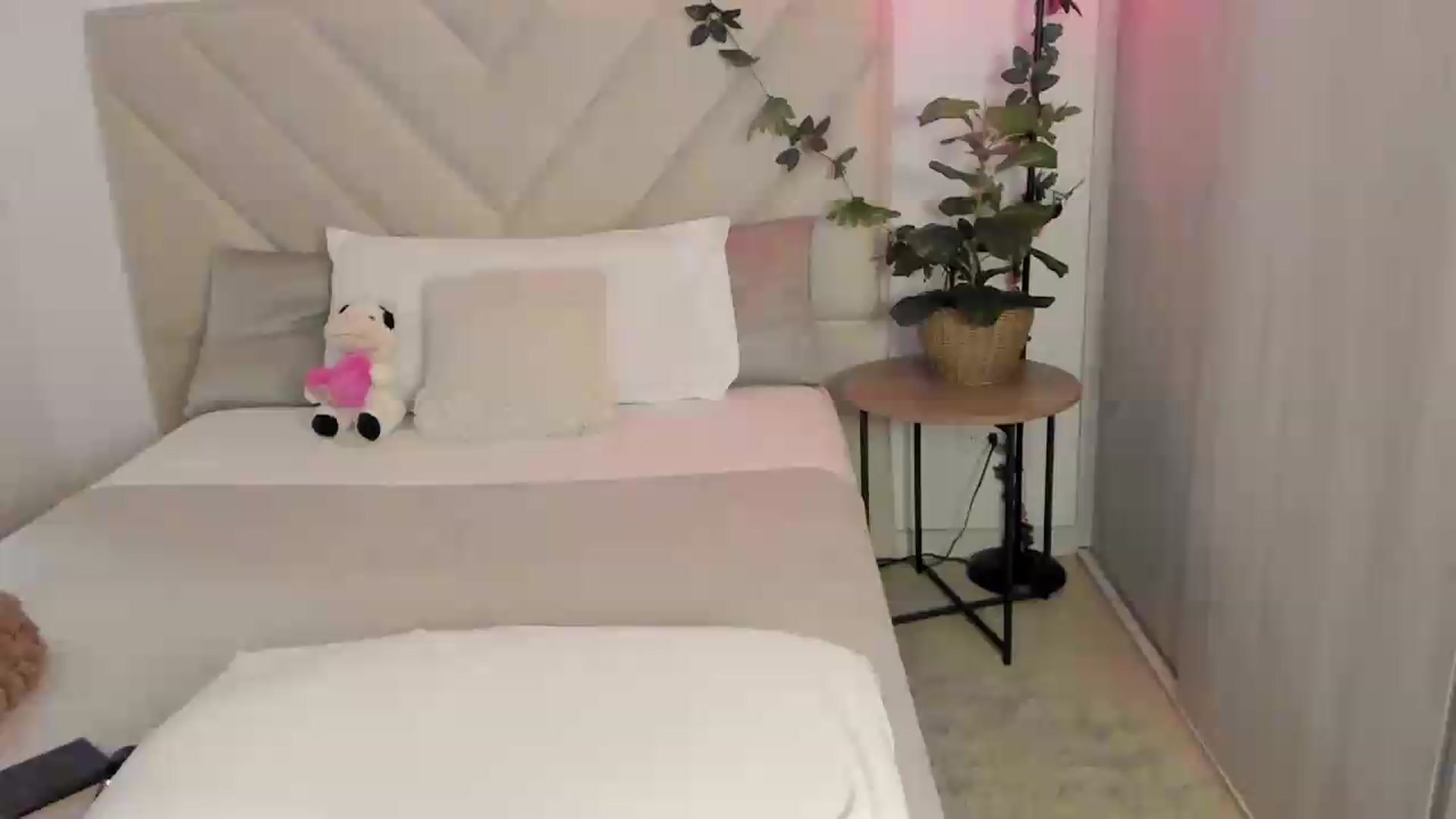 Gallery image thumbnail from sexyALISOM's myfreecams stream on, 07/16/2026, 10:37 image 12 of 20