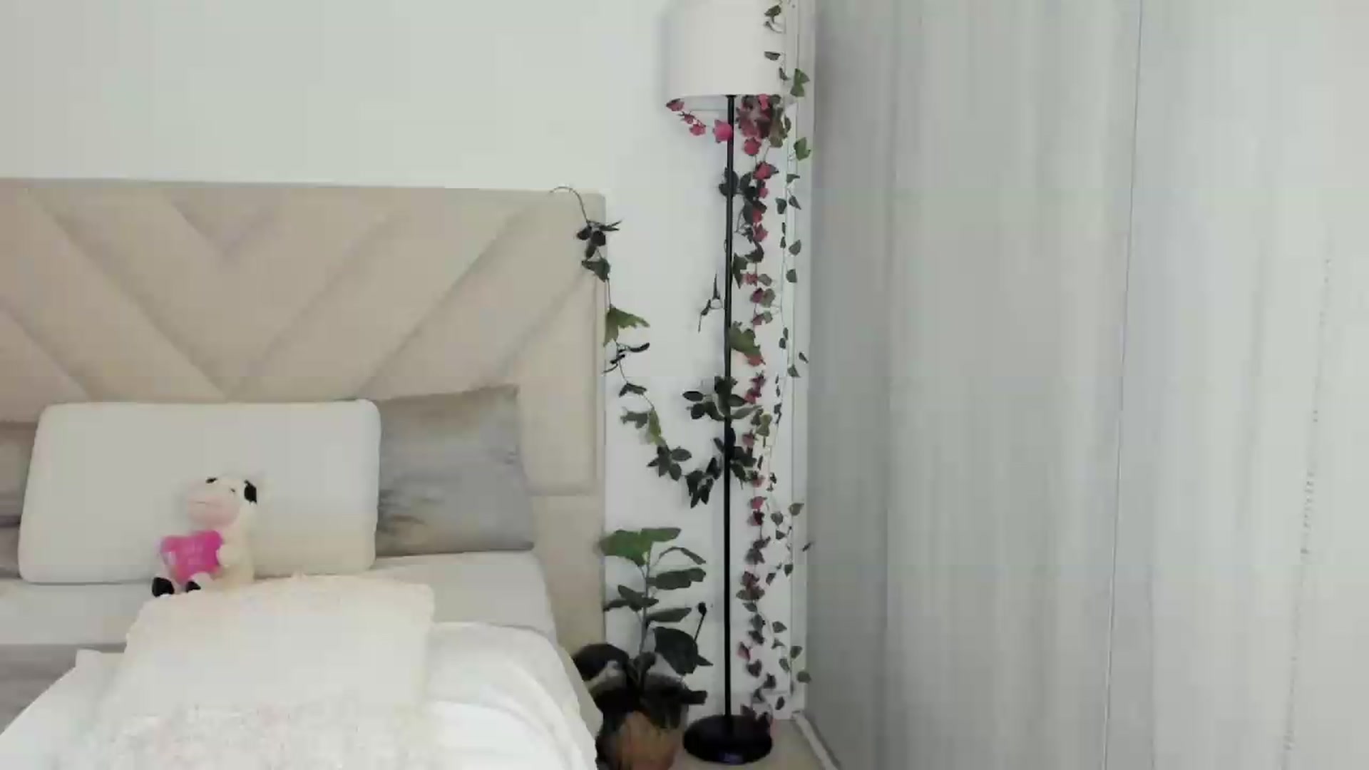 Gallery image thumbnail from sexyALISOM's myfreecams stream on, 08/08/2026, 12:50 image 8 of 20