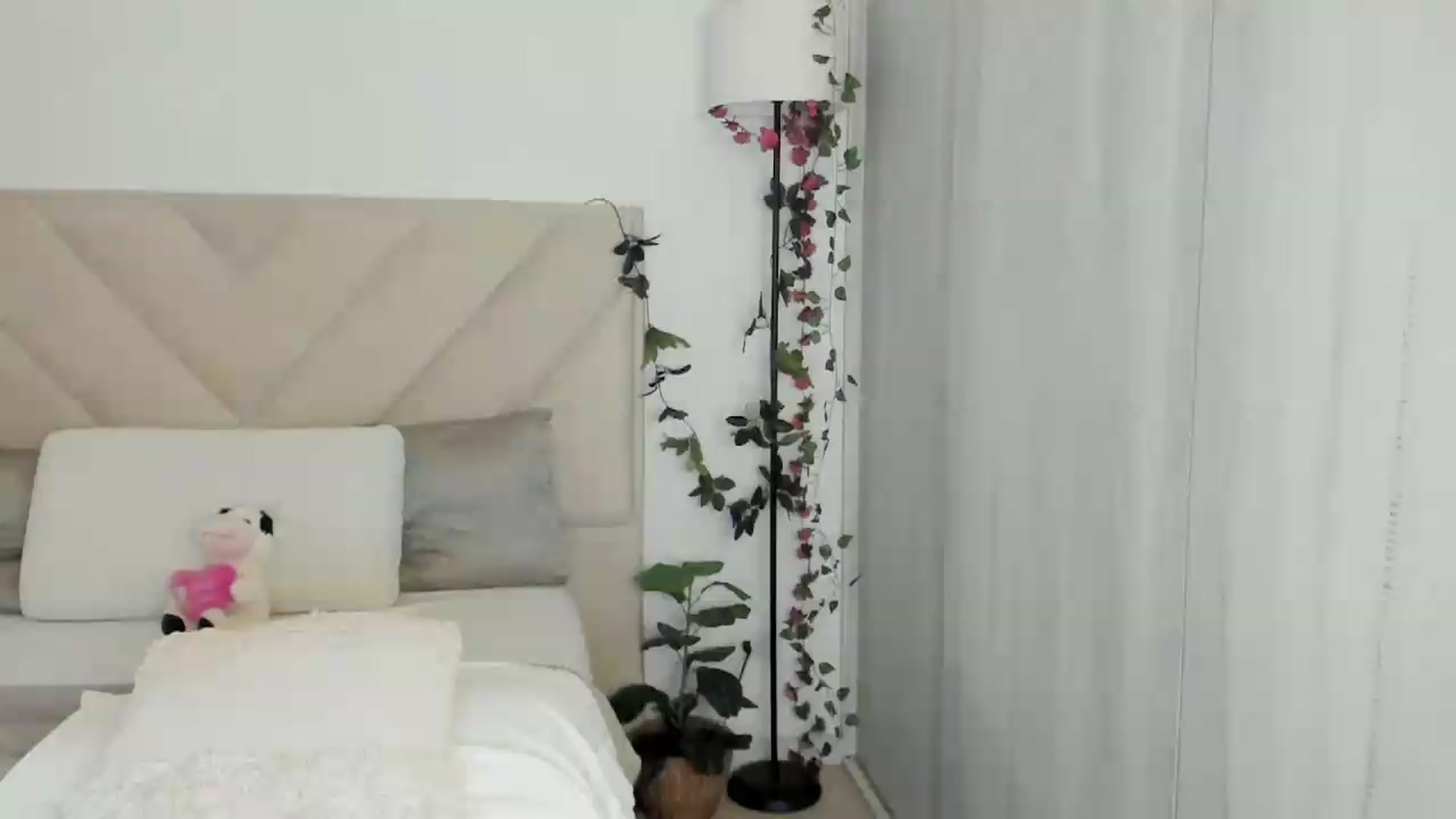 Gallery image thumbnail from sexyALISOM's myfreecams stream on, 08/08/2026, 12:50 image 7 of 20