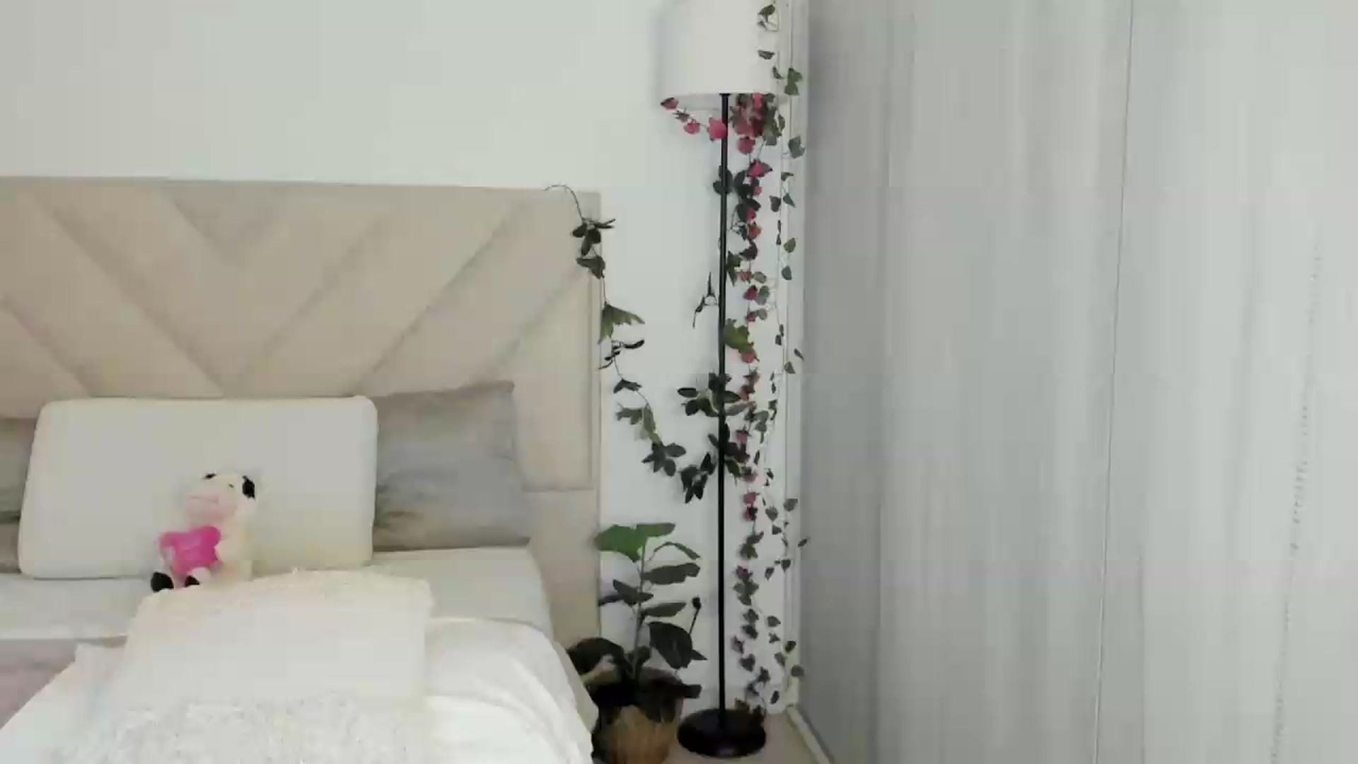 Gallery image thumbnail from sexyALISOM's myfreecams stream on, 08/08/2026, 12:50 image 4 of 20