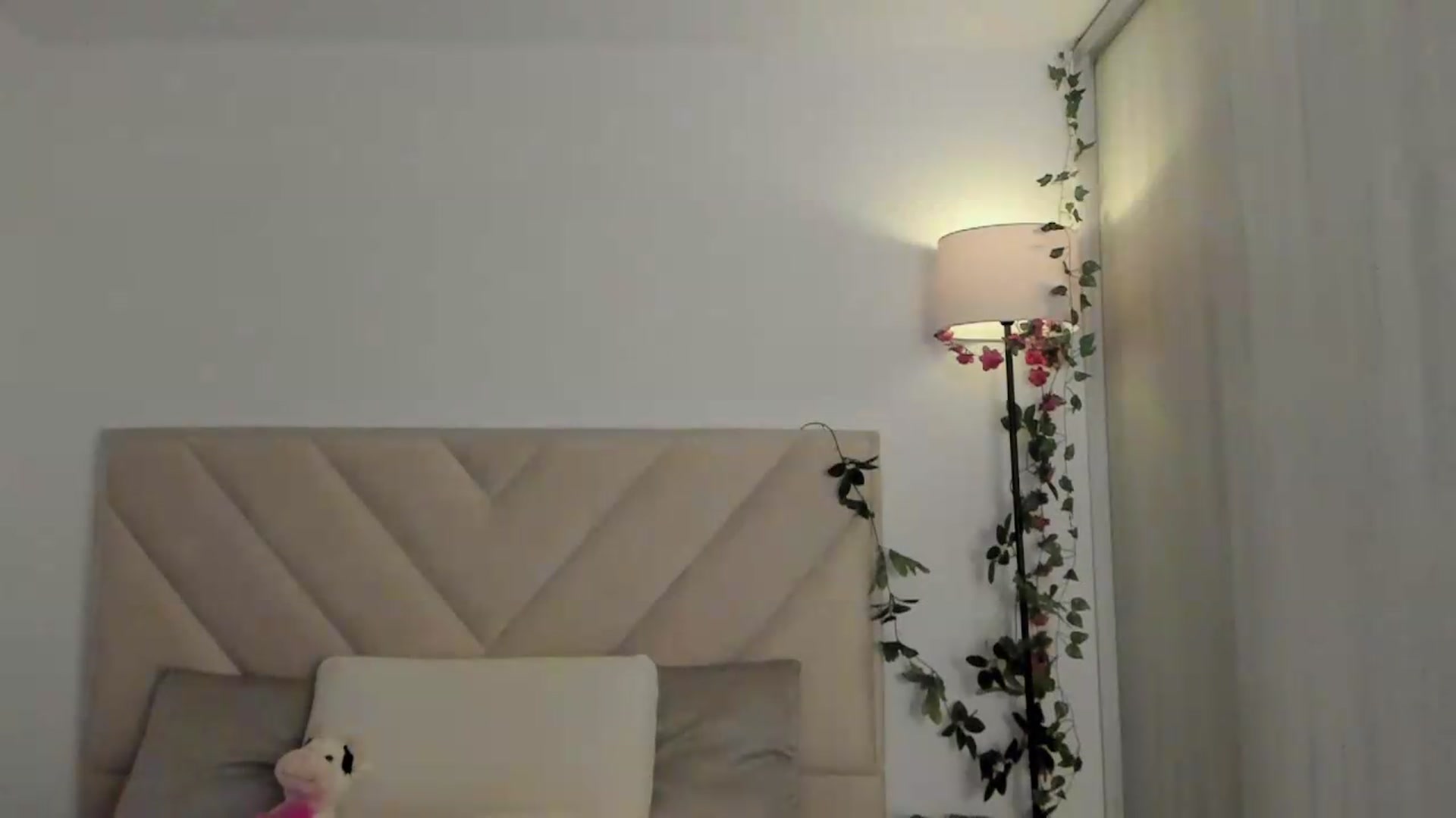 Gallery image thumbnail from sexyALISOM's myfreecams stream on, 08/16/2026, 11:27 image 6 of 20