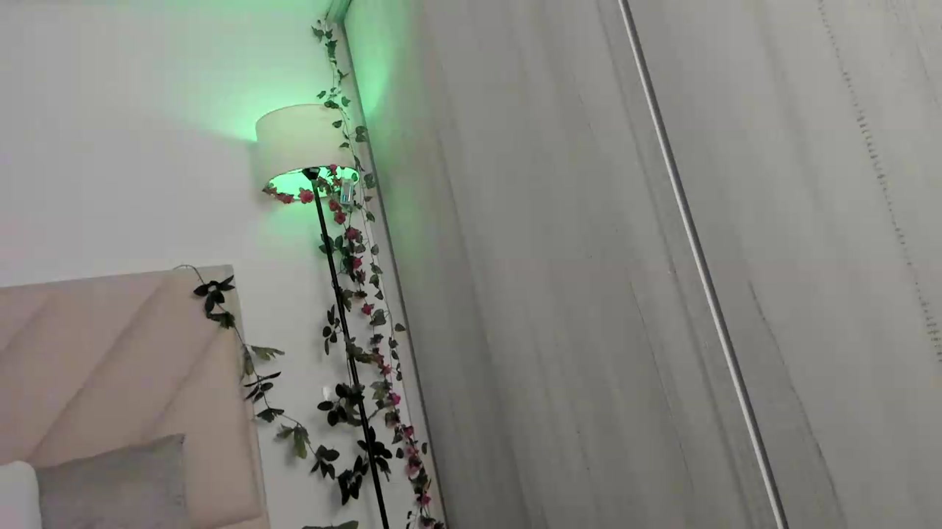 Gallery image thumbnail from sexyALISOM's myfreecams stream on, 08/17/2026, 16:59 image 6 of 20