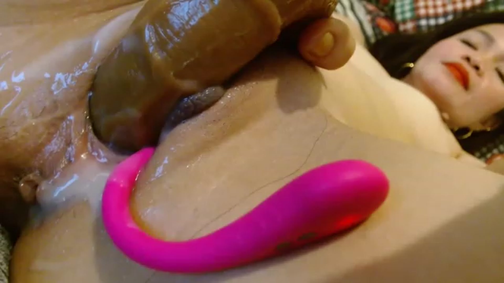 Gallery image thumbnail from sexy_rosana's myfreecams stream on, 11/21/2022, 09:06 image 6 of 20