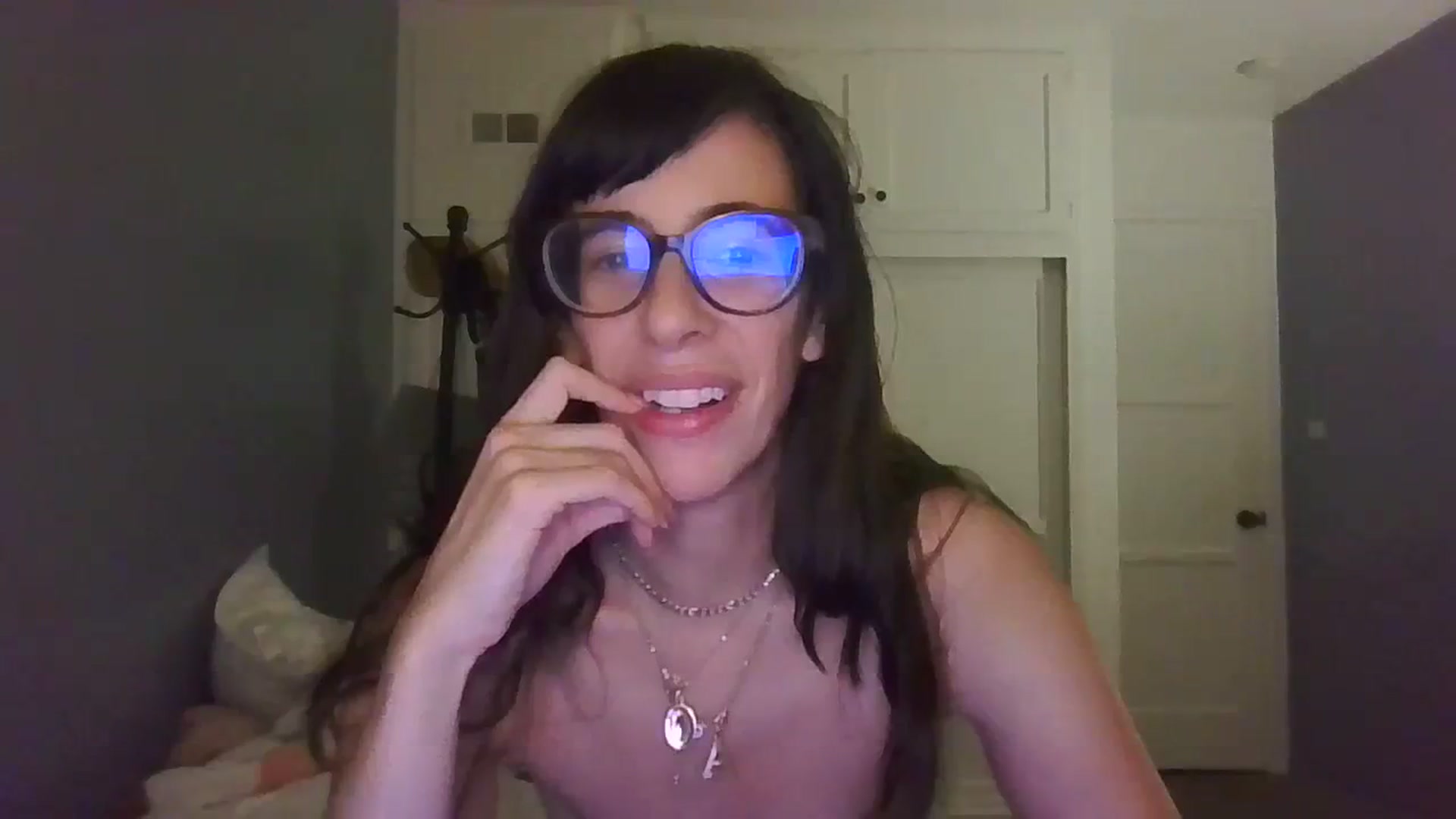Gallery image thumbnail from sexyashlie's myfreecams stream on, 10/17/2023, 02:35 image 7 of 20