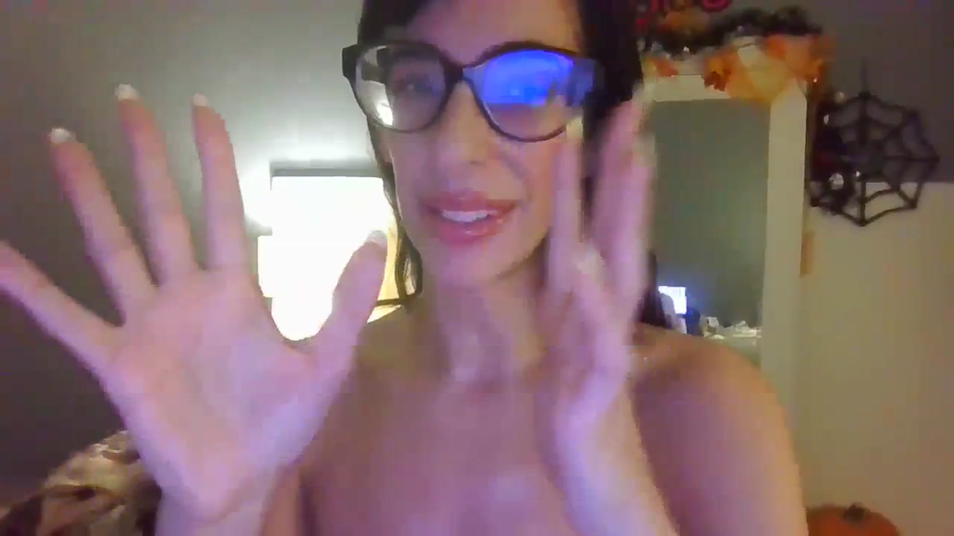 Gallery image thumbnail from sexyashlie's myfreecams stream on, 10/18/2023, 07:29 image 15 of 20