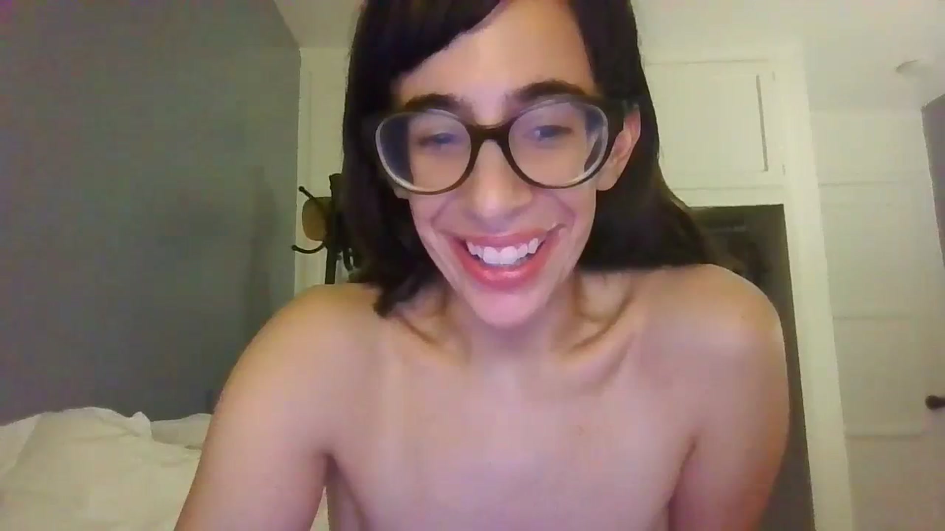 Gallery image thumbnail from sexyashlie's myfreecams stream on, 10/18/2023, 08:28 image 12 of 20
