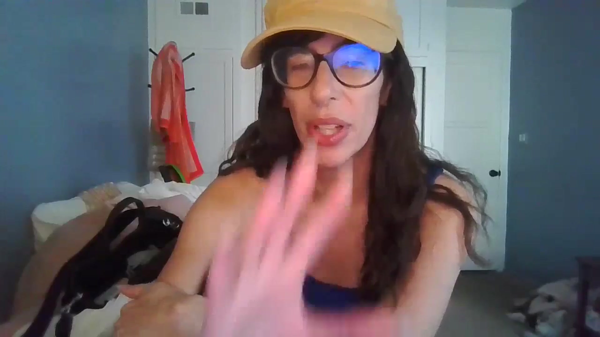Gallery image thumbnail from sexyashlie's myfreecams stream on, 10/18/2023, 20:44 image 20 of 20