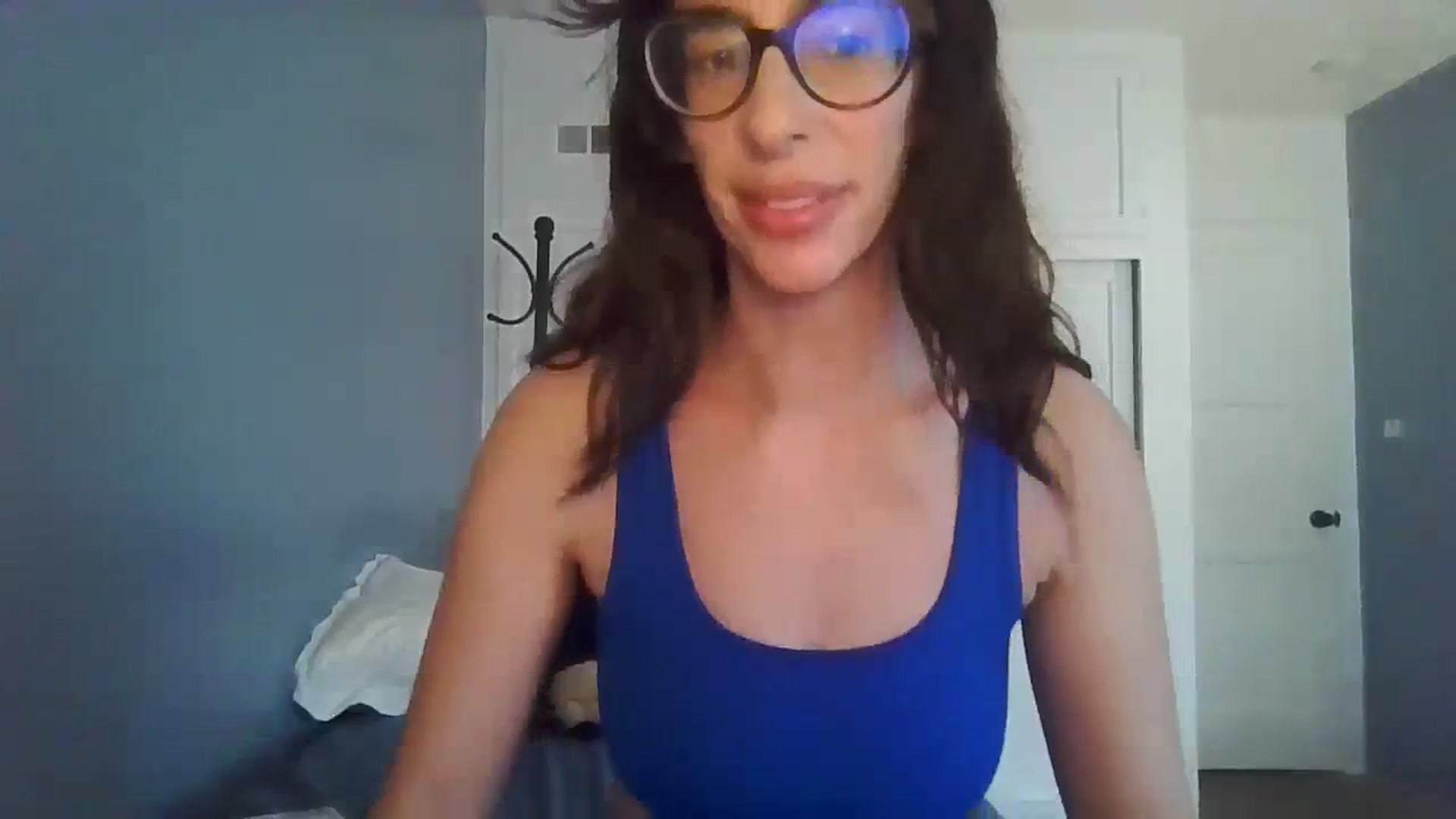 Gallery image thumbnail from sexyashlie's myfreecams stream on, 10/18/2023, 23:41 image 3 of 20